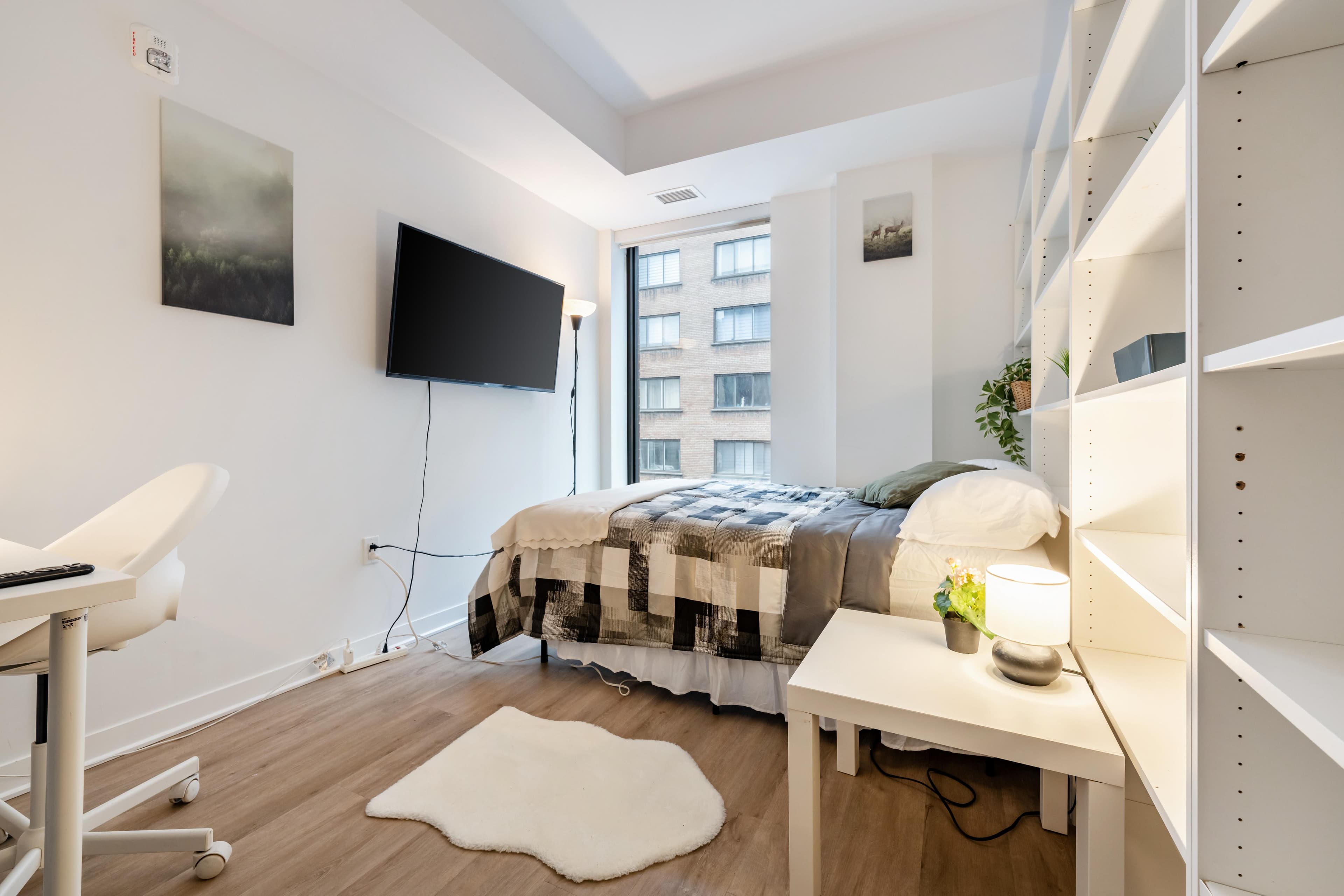 $820 Furnished Room | Steps from Concordia | Available ASAP — coliving in Montreal