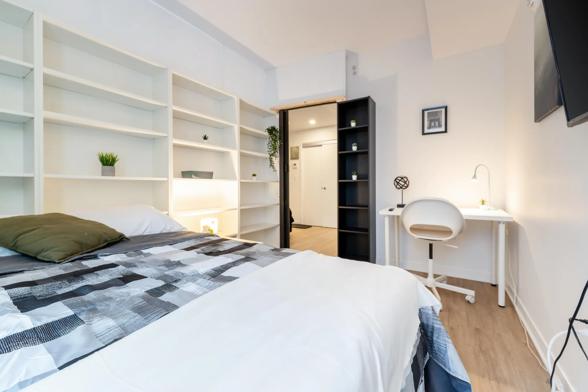 $820 Furnished Room | Steps from Concordia | Available ASAP photo 3