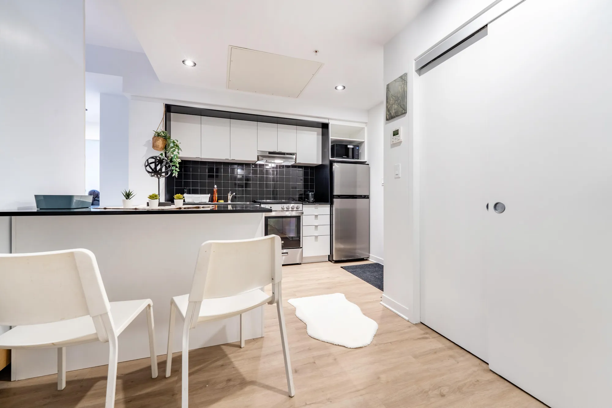 $820 Furnished Room | Steps from Concordia | Available ASAP photo 4