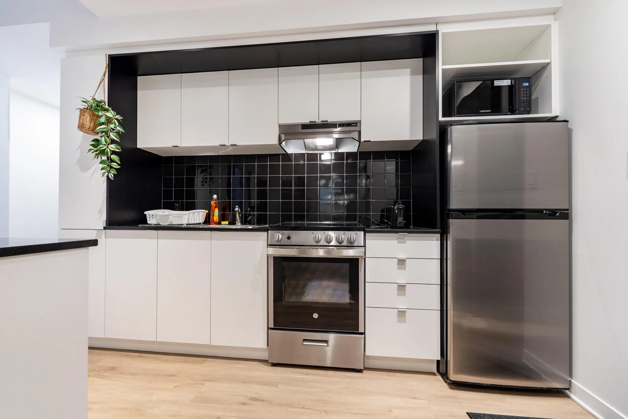 $820 Furnished Room | Steps from Concordia | Available ASAP photo 5