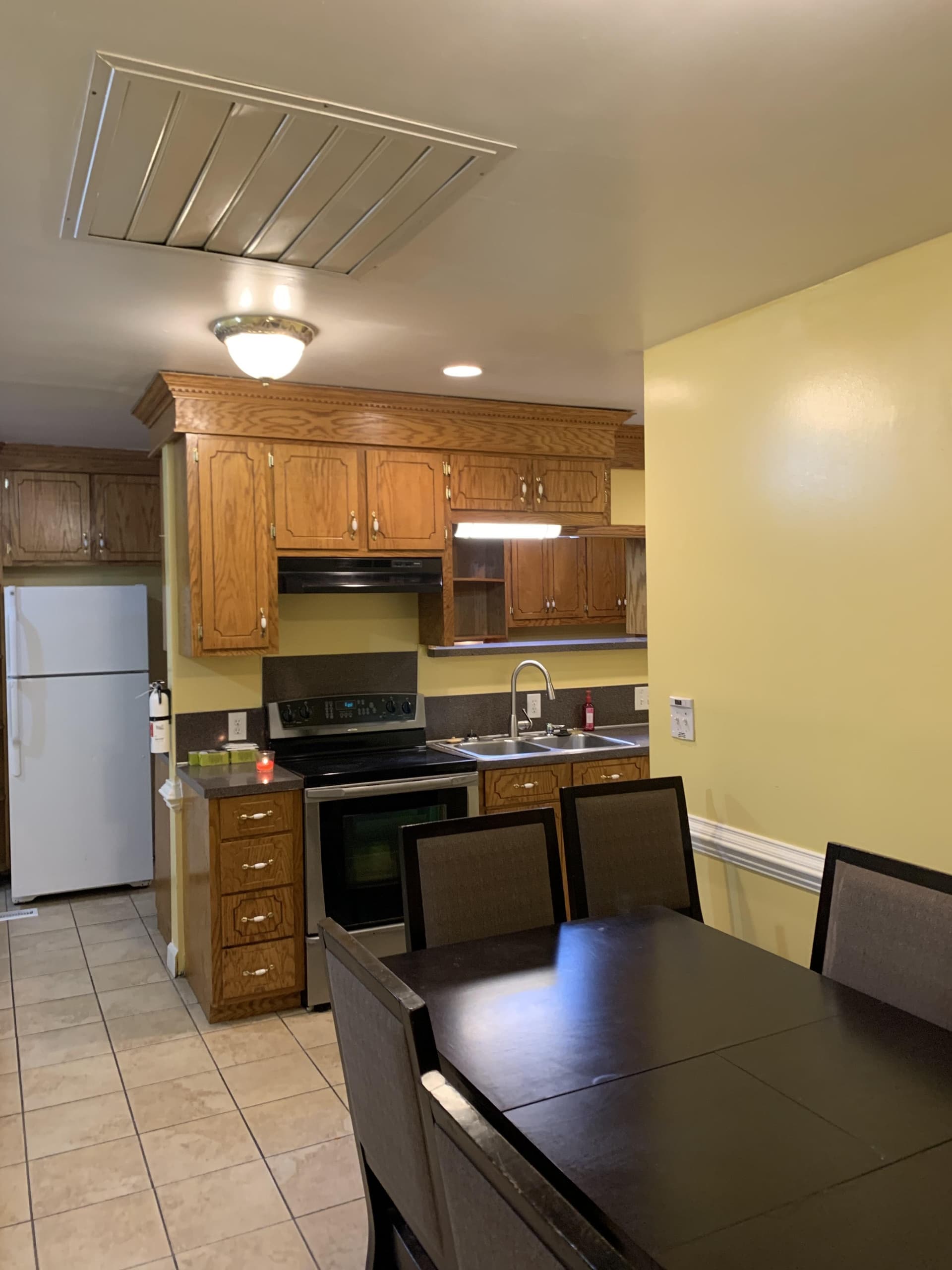 Cozy & Private Furnished Room 7 - All-Inclusive Near Charlotte Hub, coliving in Charlotte