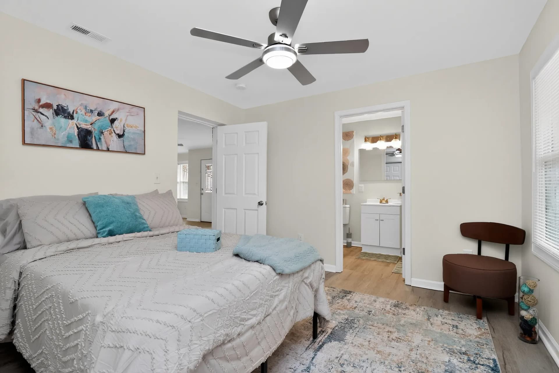 PRIVATE room photo 2