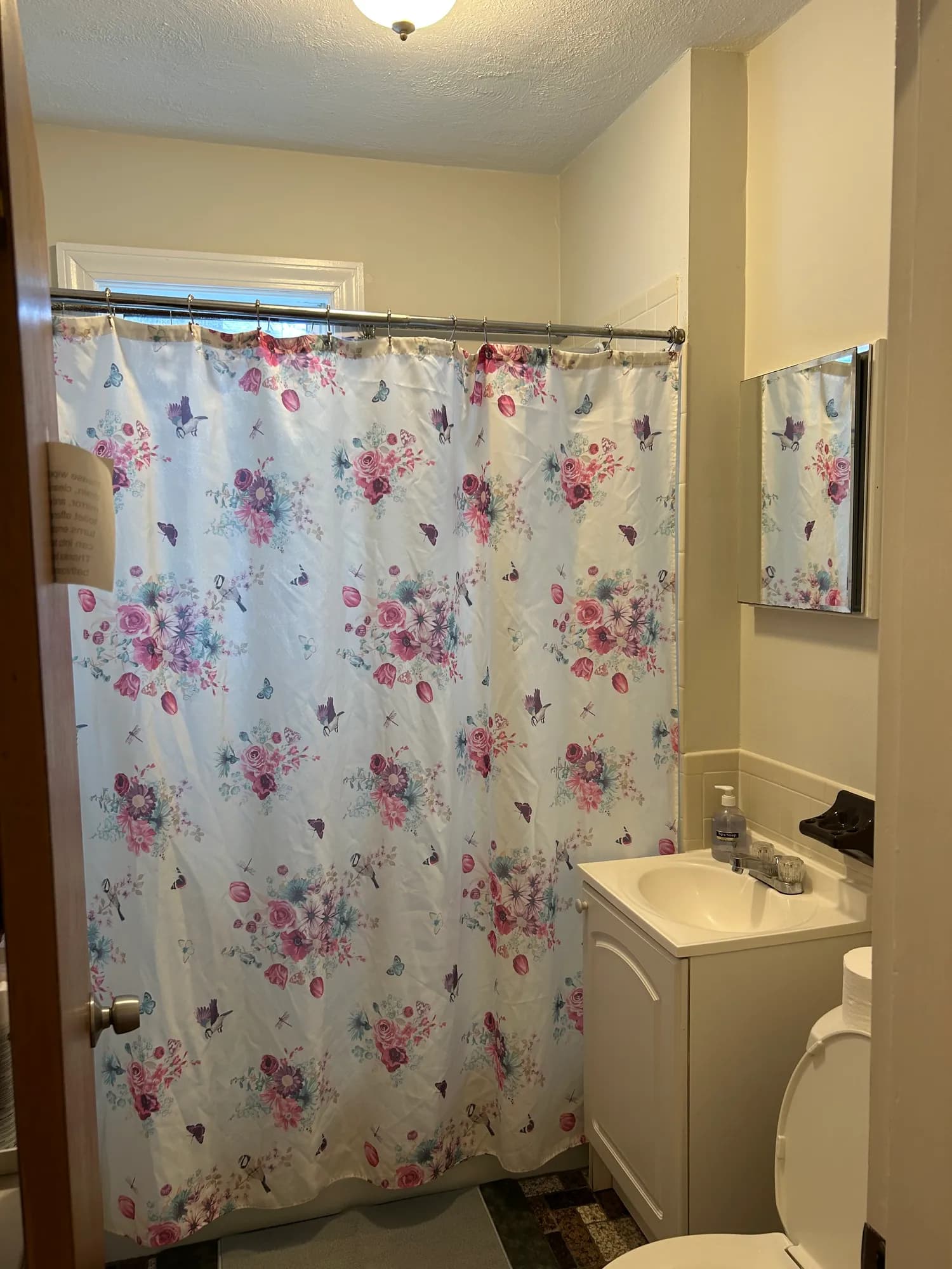 Roslindale queen bed pet friendly photo 3