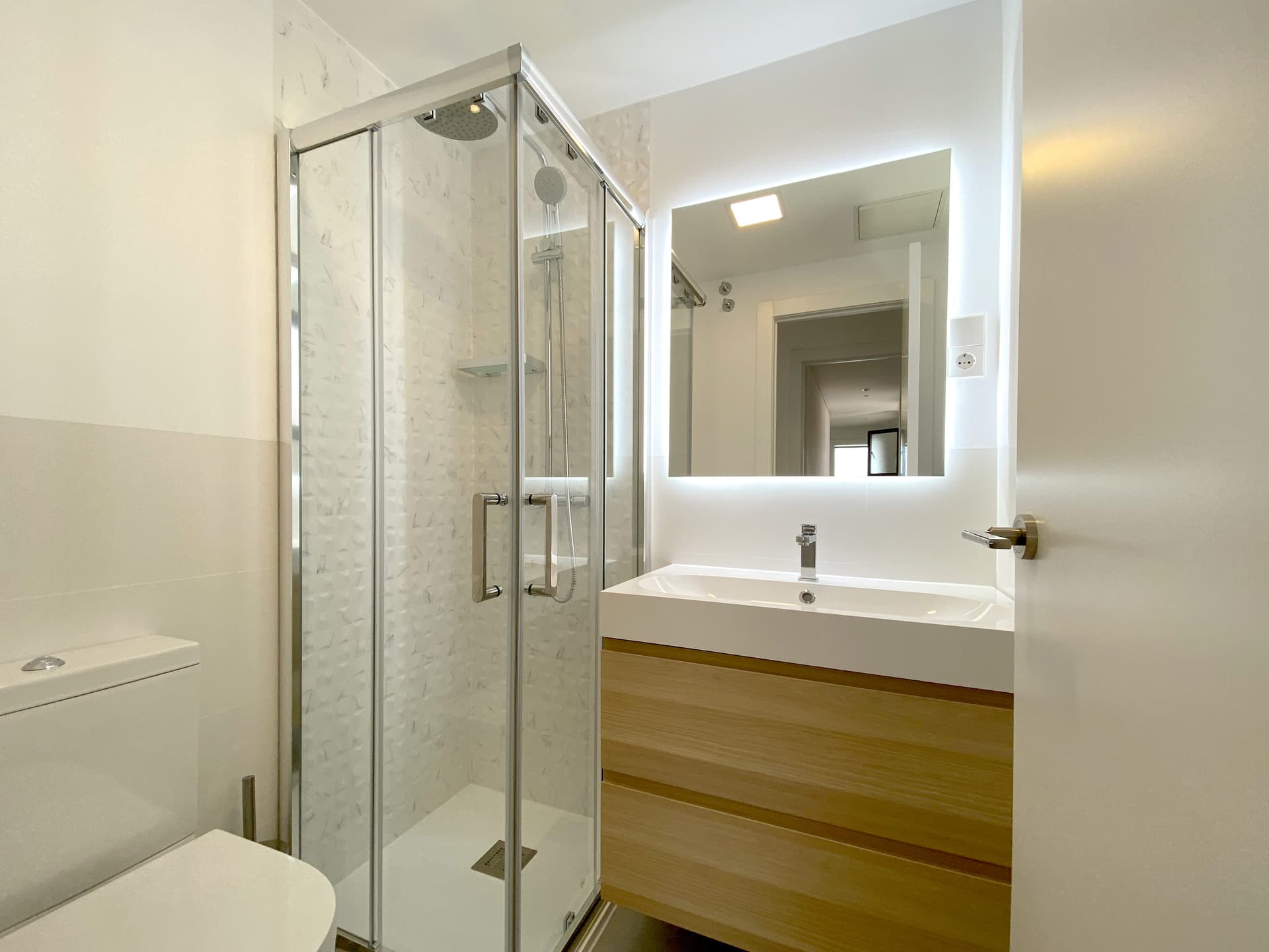 PRIVATE room photo 1