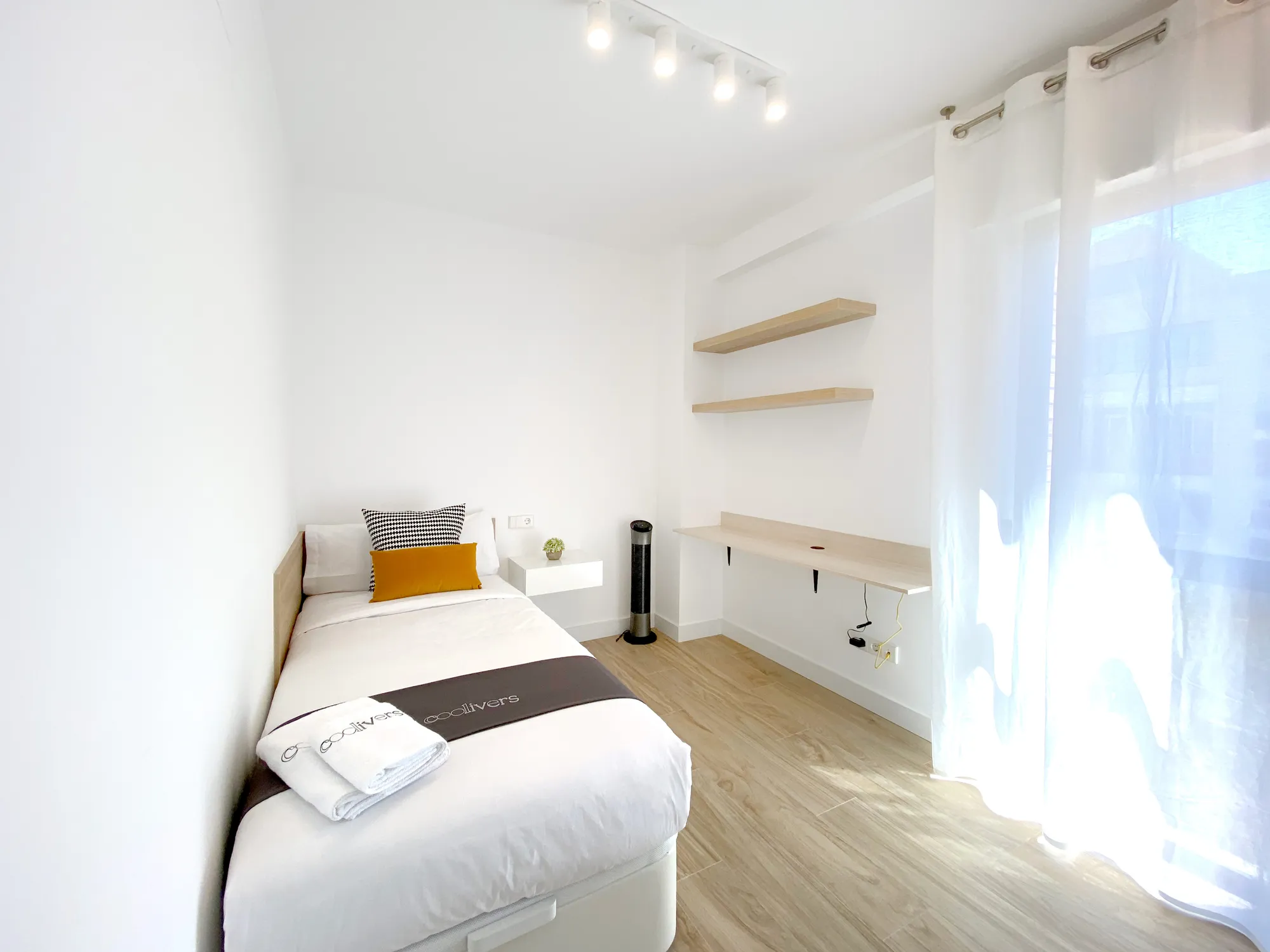 PRIVATE room photo 2