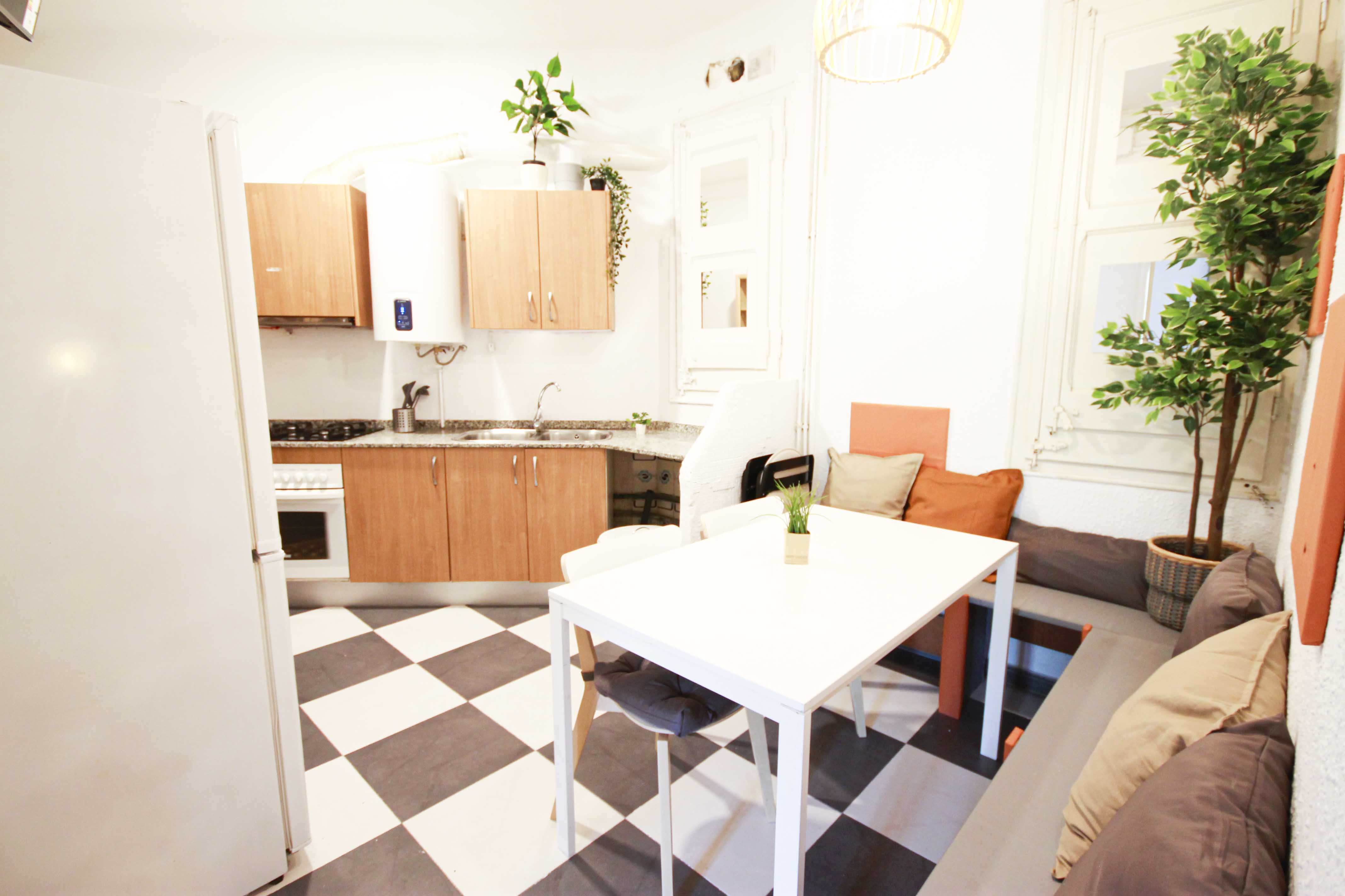 R0252 - Gran Via 470 photo 5