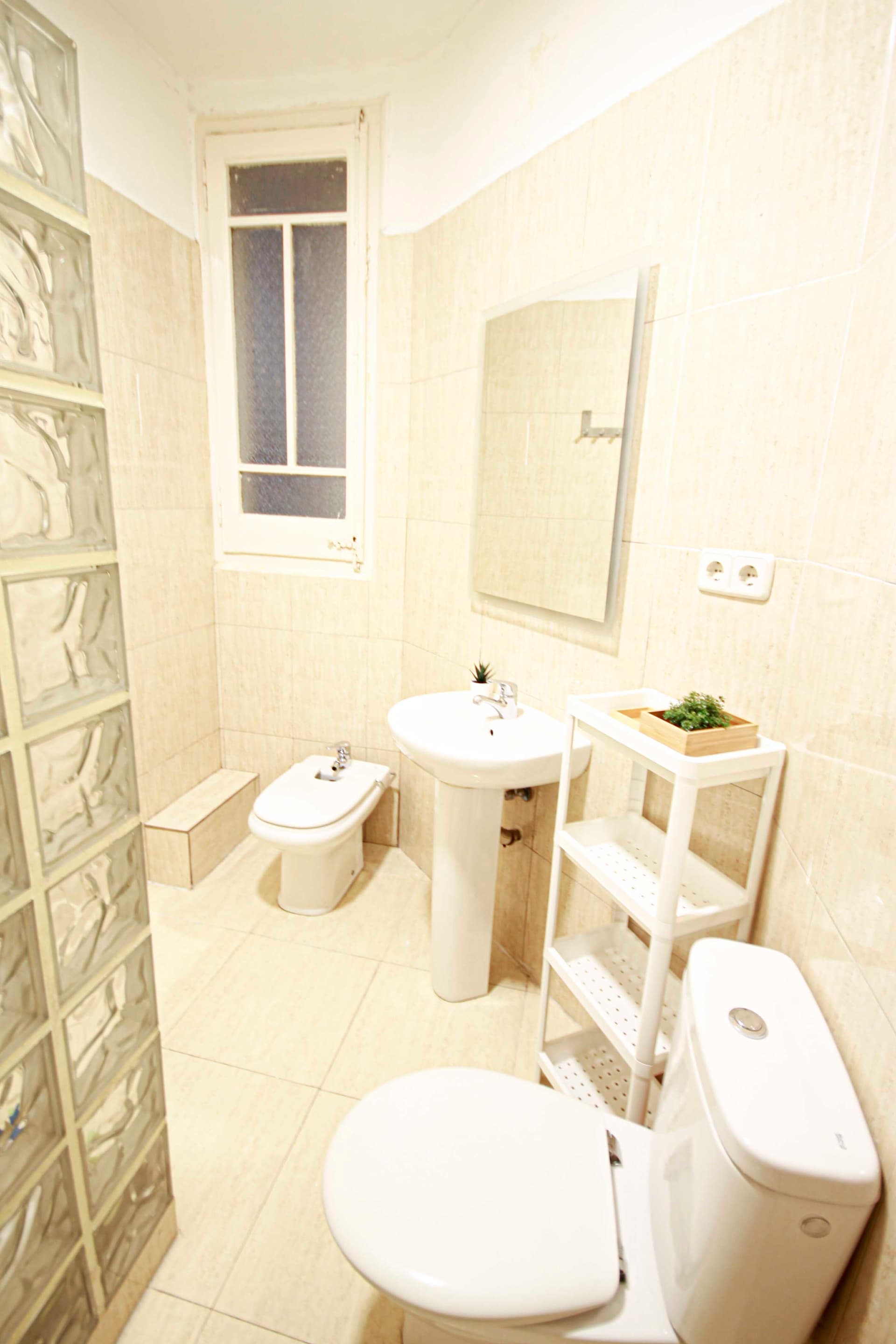 R0254 - Gran Via 470, coliving in Barcelona