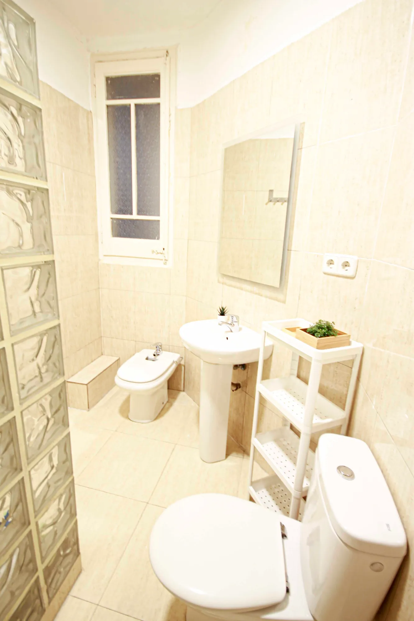 R0254 - Gran Via 470, coliving in Barcelona
