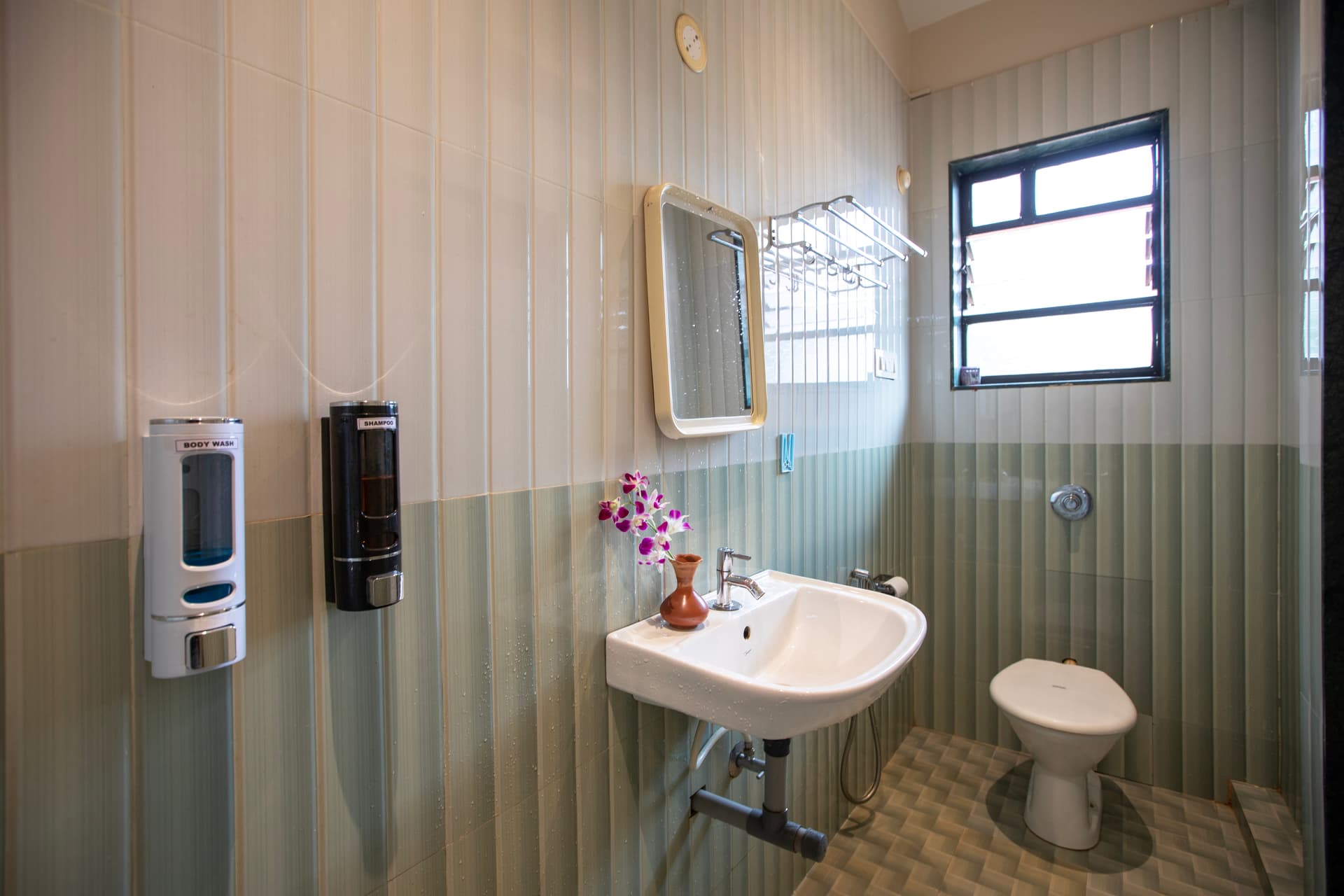 PRIVATE room photo 2