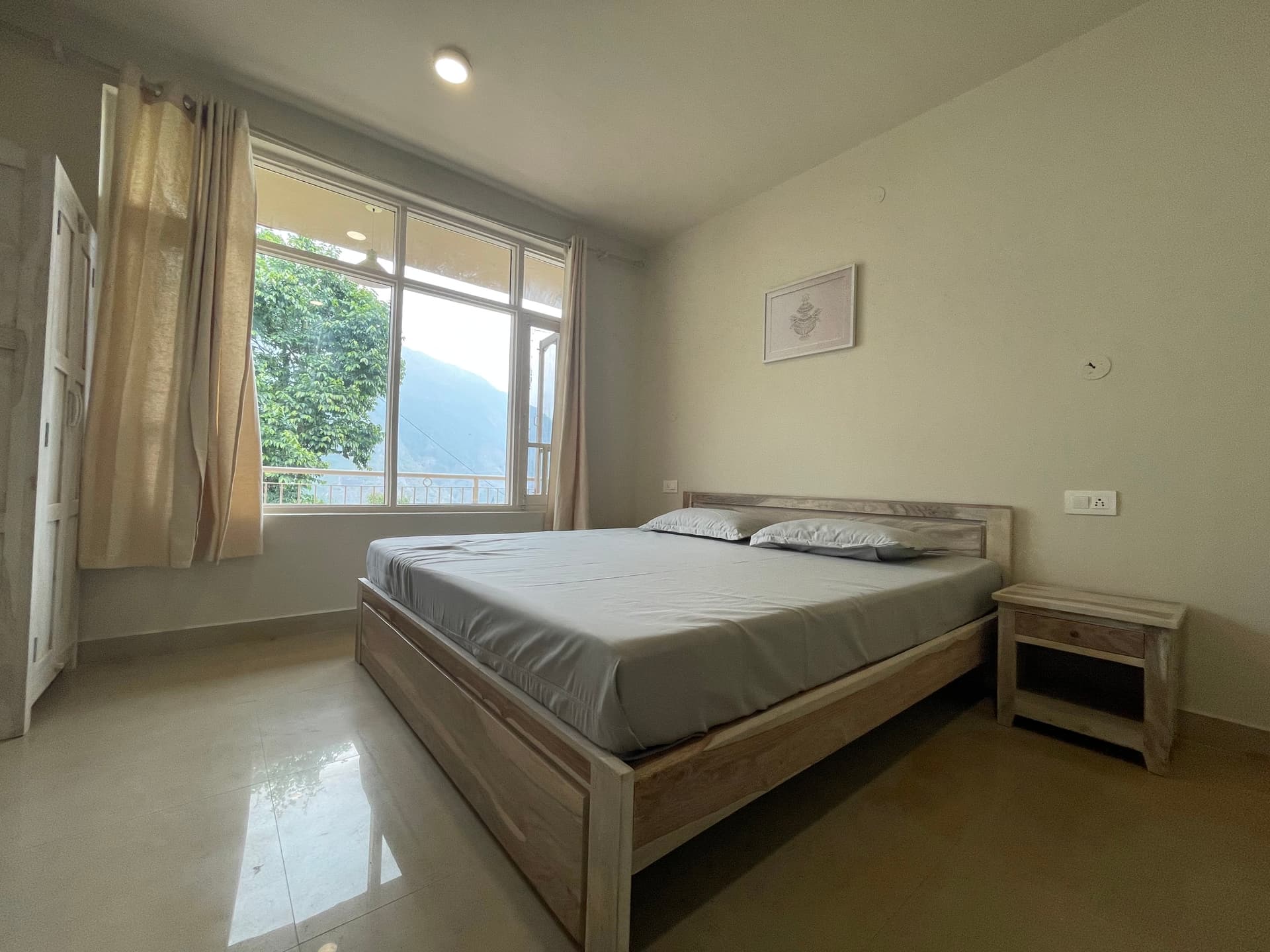 PRIVATE room photo 8