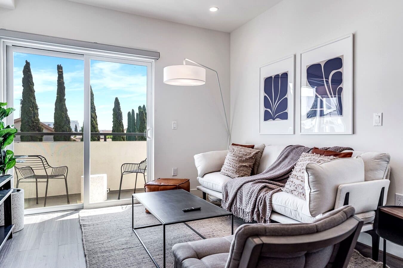 Deluxe Room in West Hollywood - Ecco Living - Hudson photo 3