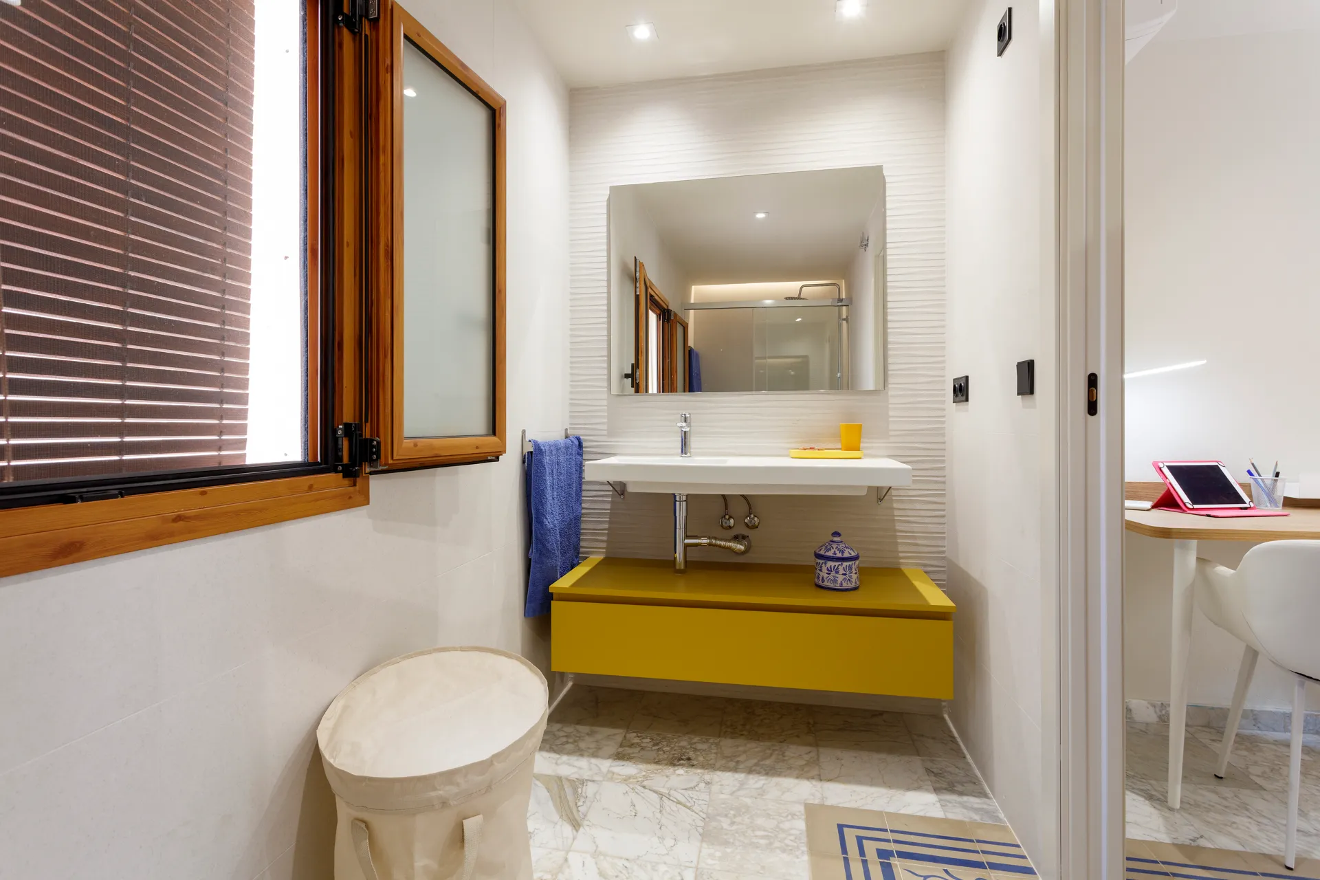PRIVATE room photo 3