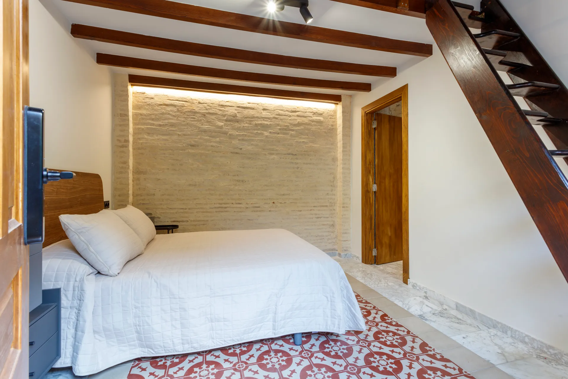 PRIVATE room photo 1