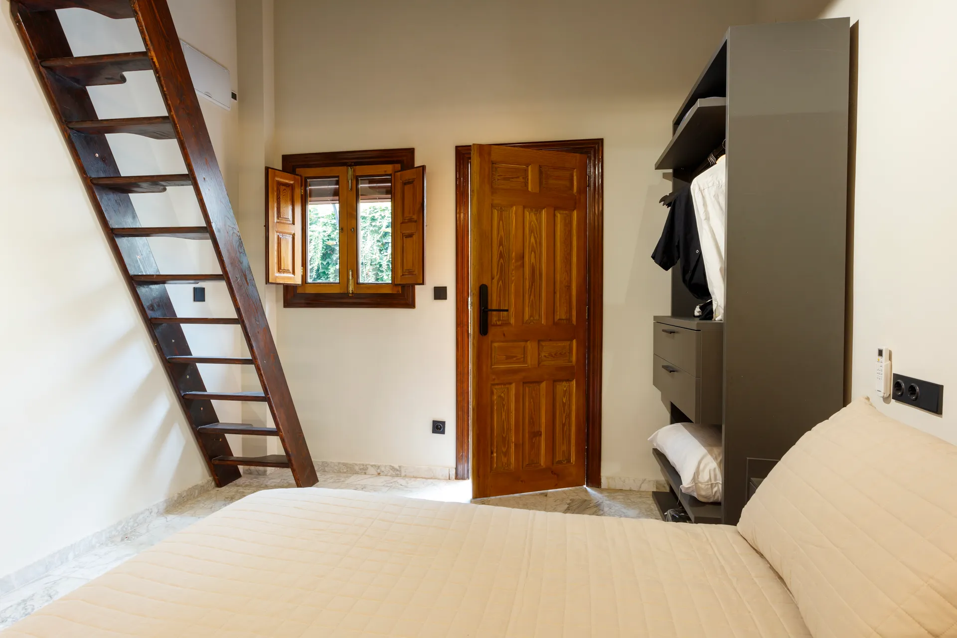 PRIVATE room photo 3