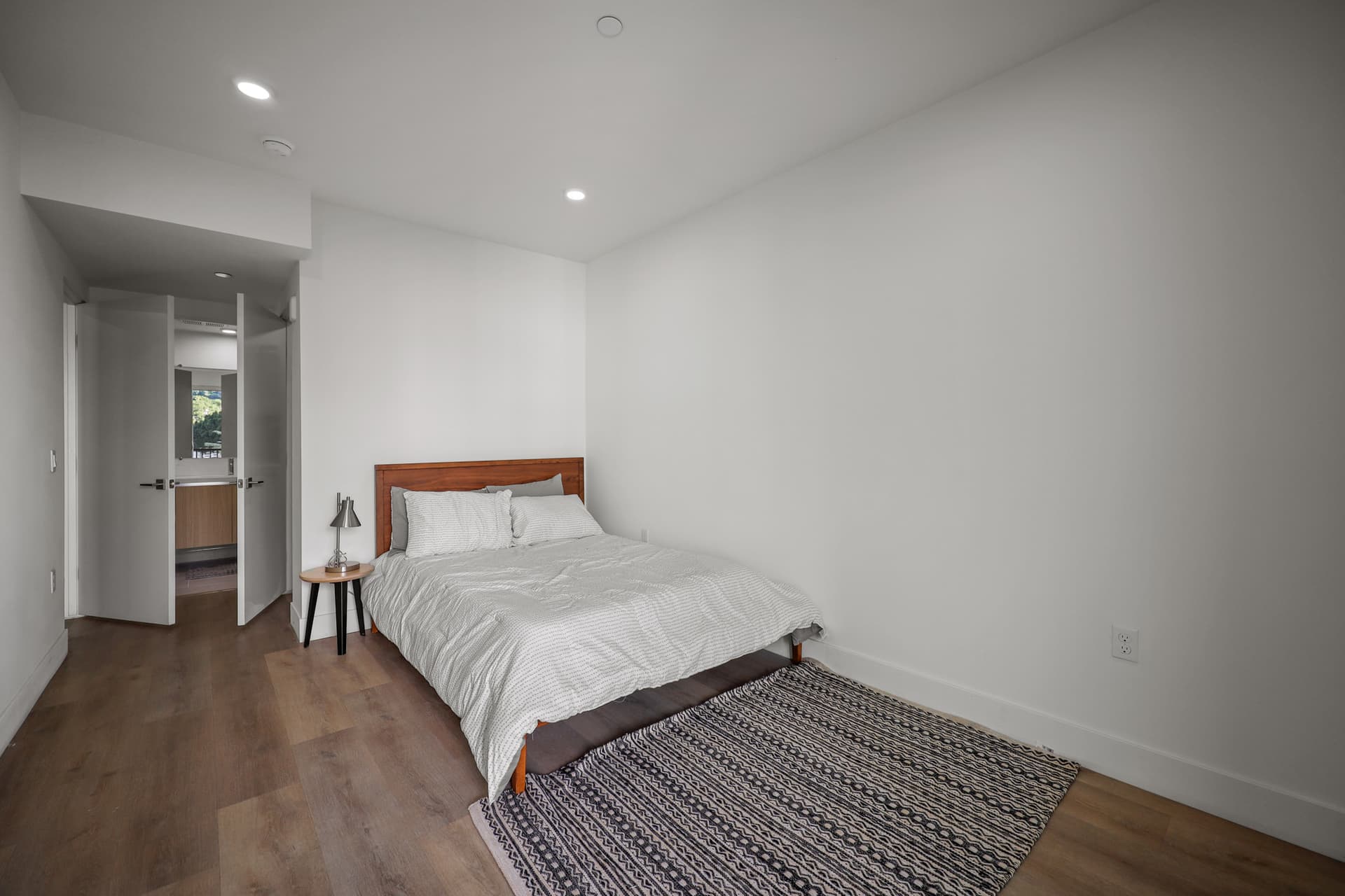 PRIVATE room photo 1