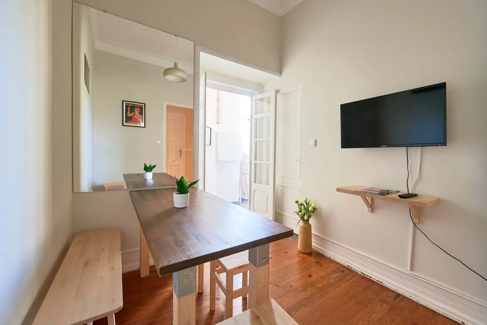 Spacious Private Room in Campo Pequeno photo 4