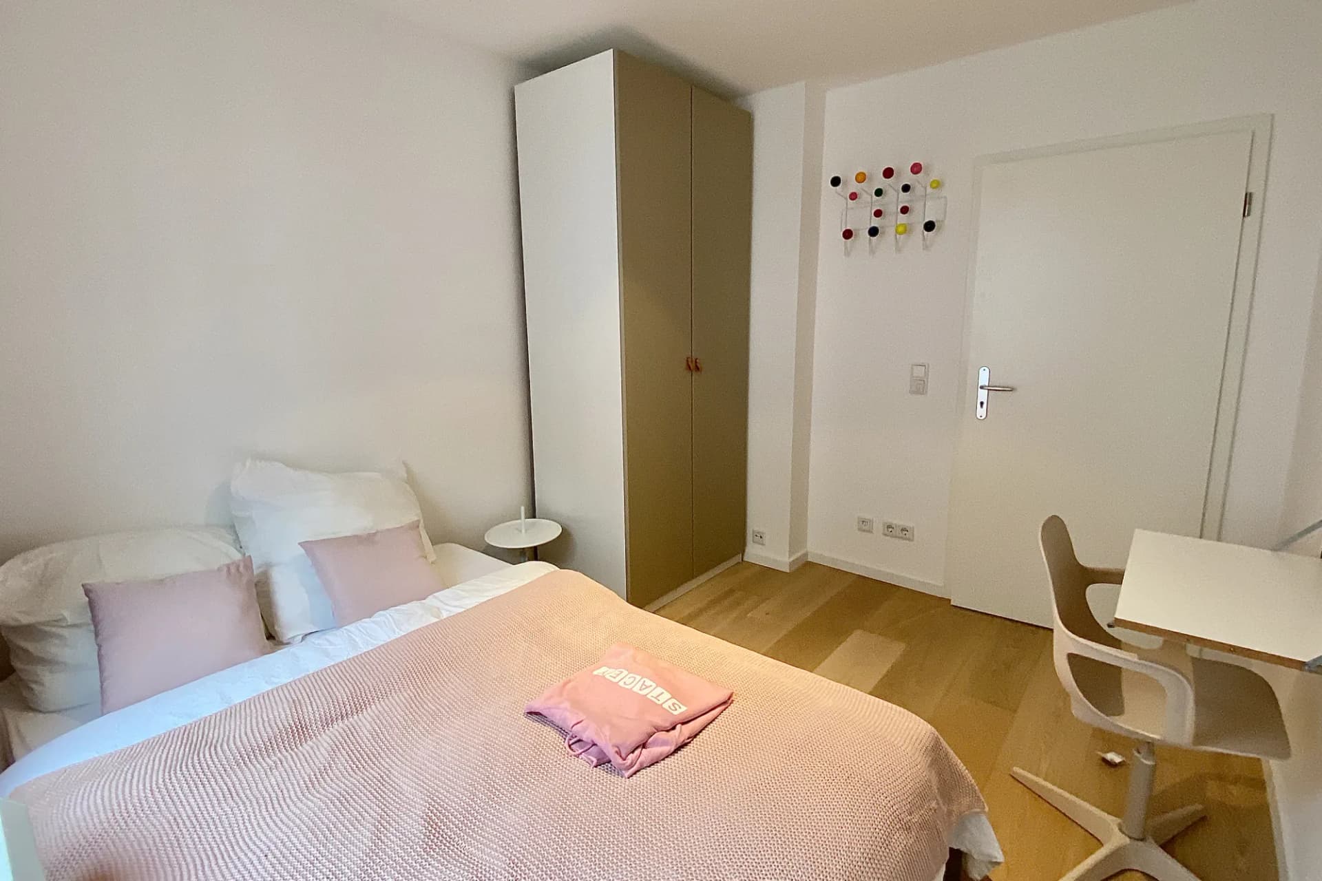 PRIVATE room photo 2