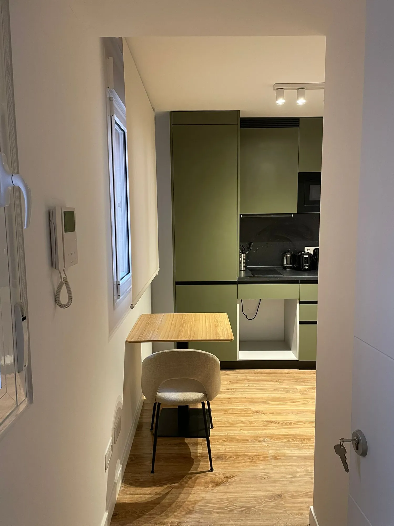 PRIVATE room photo 2