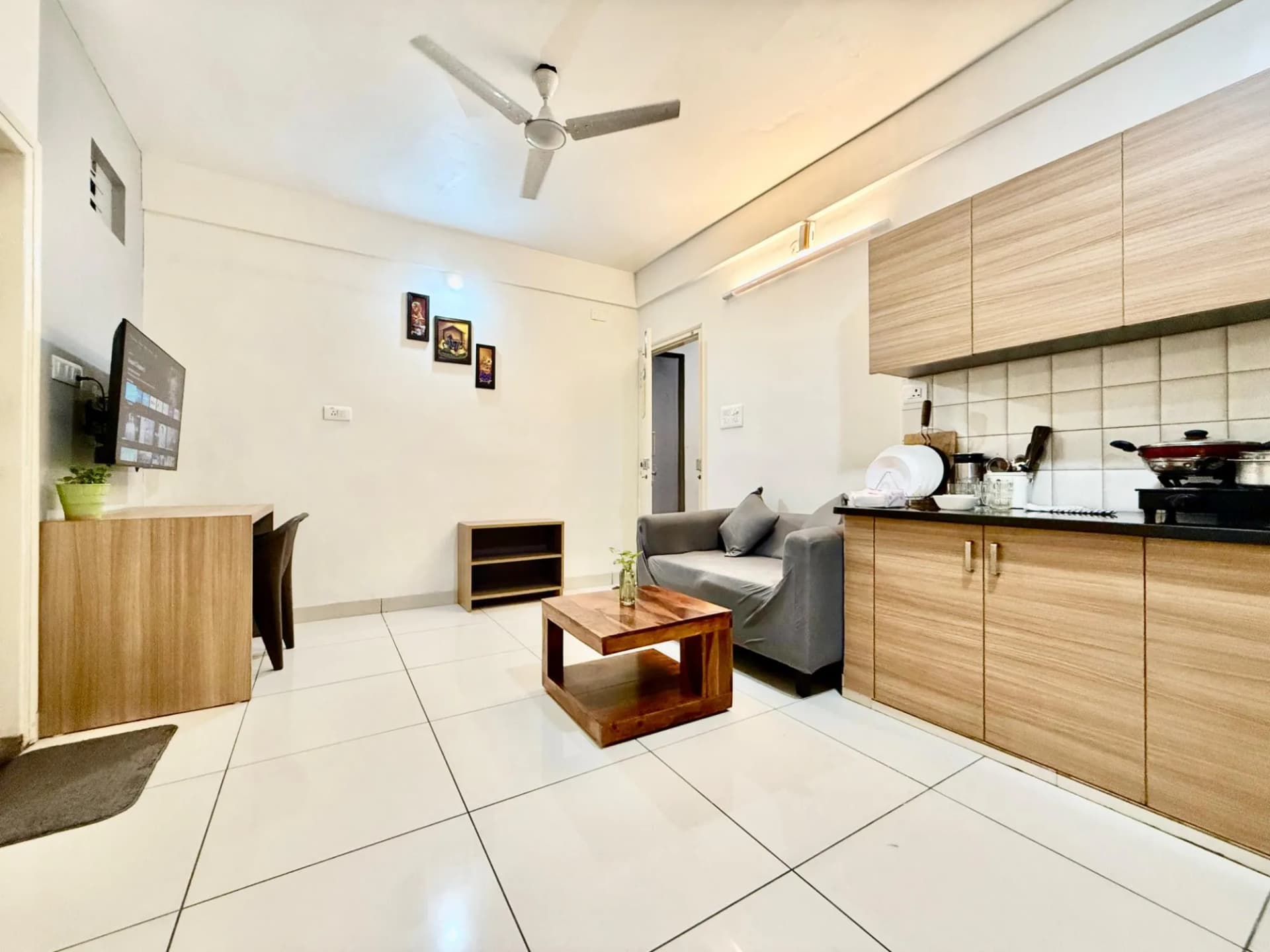 PRIVATE room photo 10
