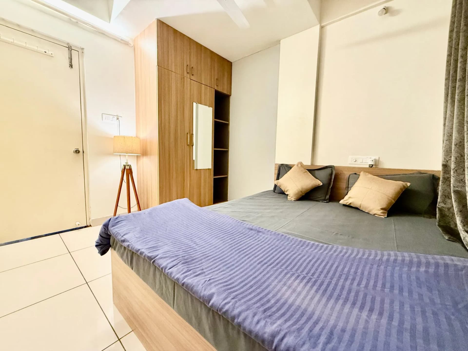 PRIVATE room photo 11