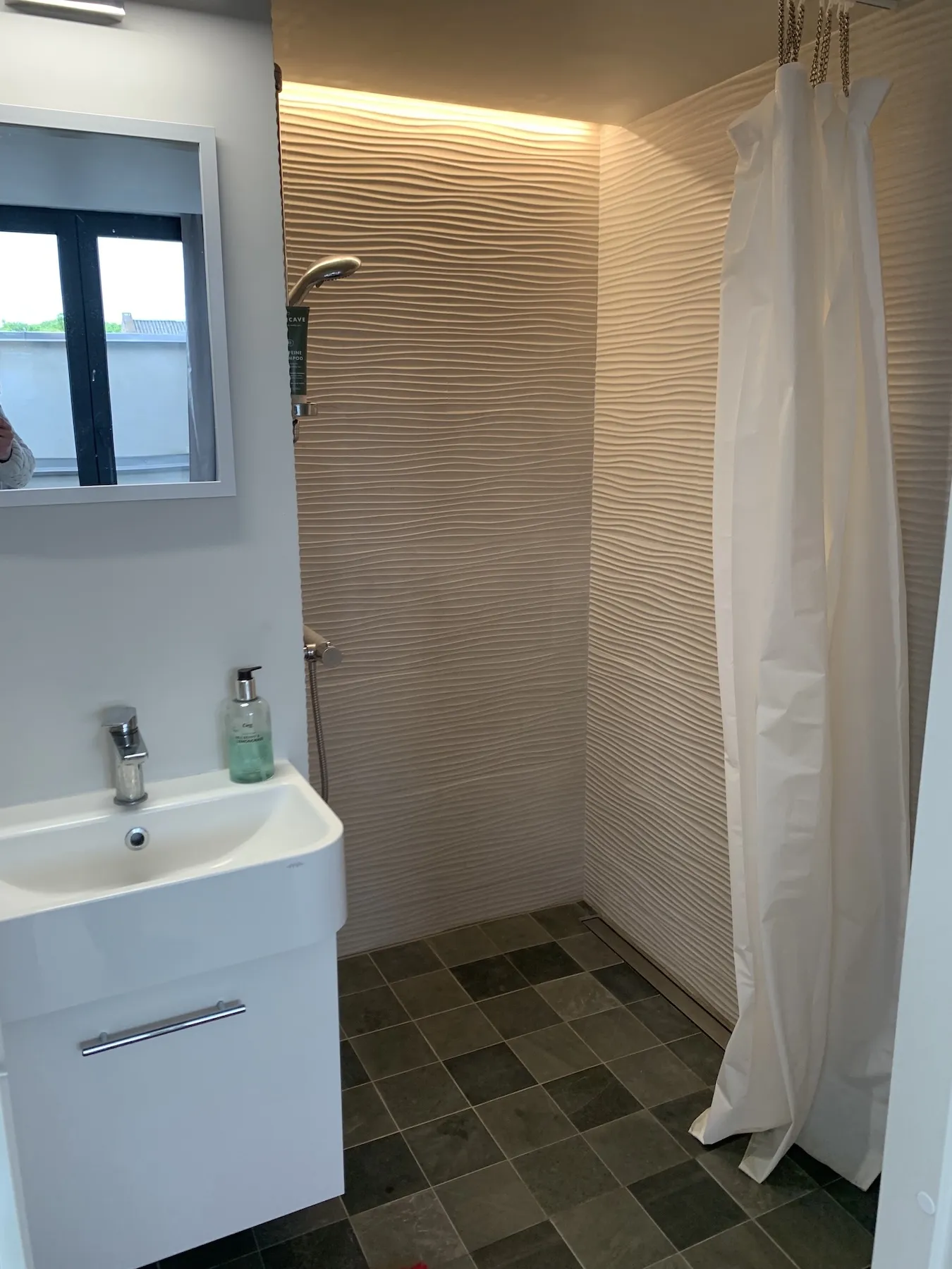 PRIVATE room photo 3