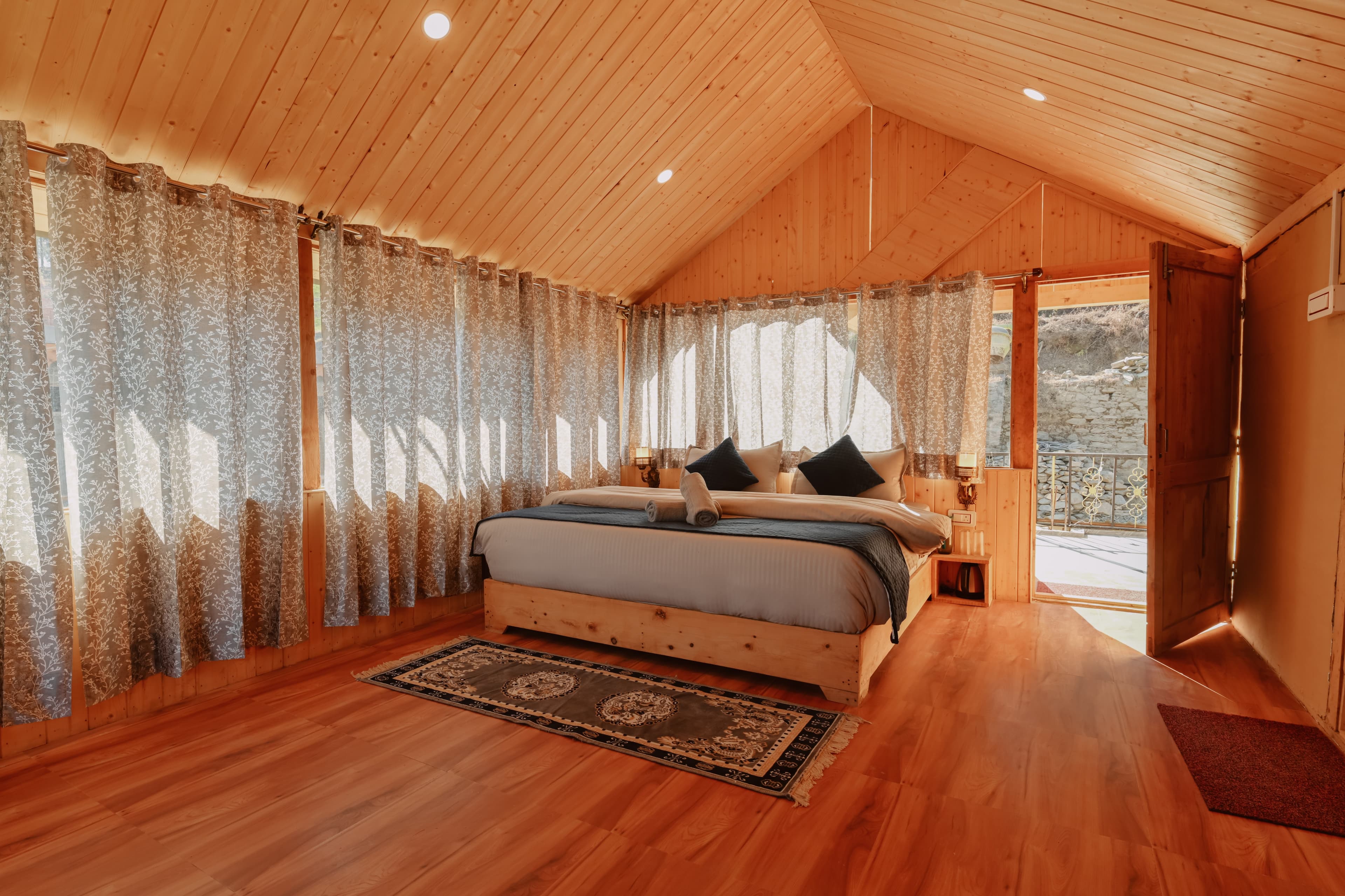 PRIVATE room photo 1