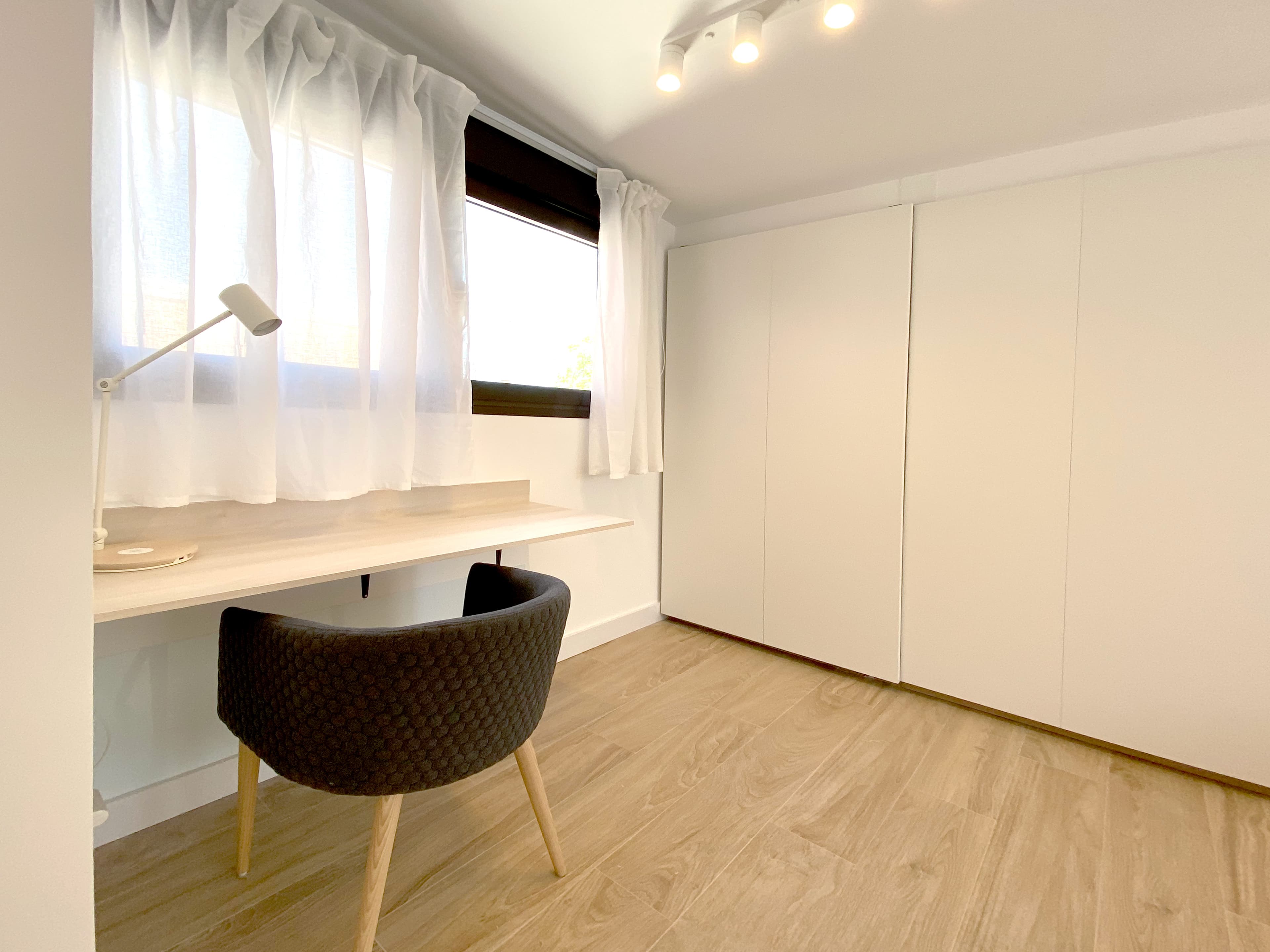 PRIVATE room photo 2