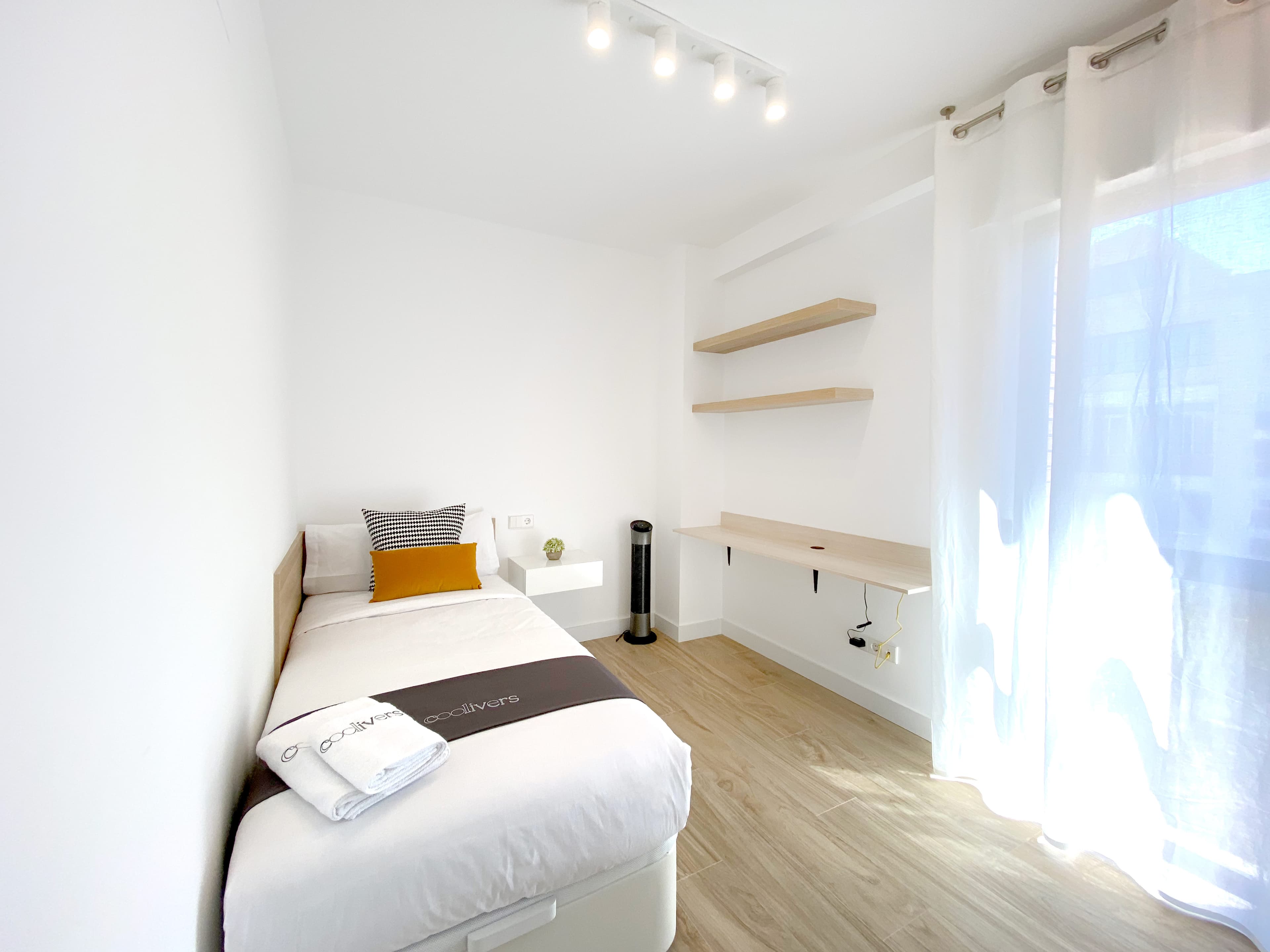 PRIVATE room photo 2