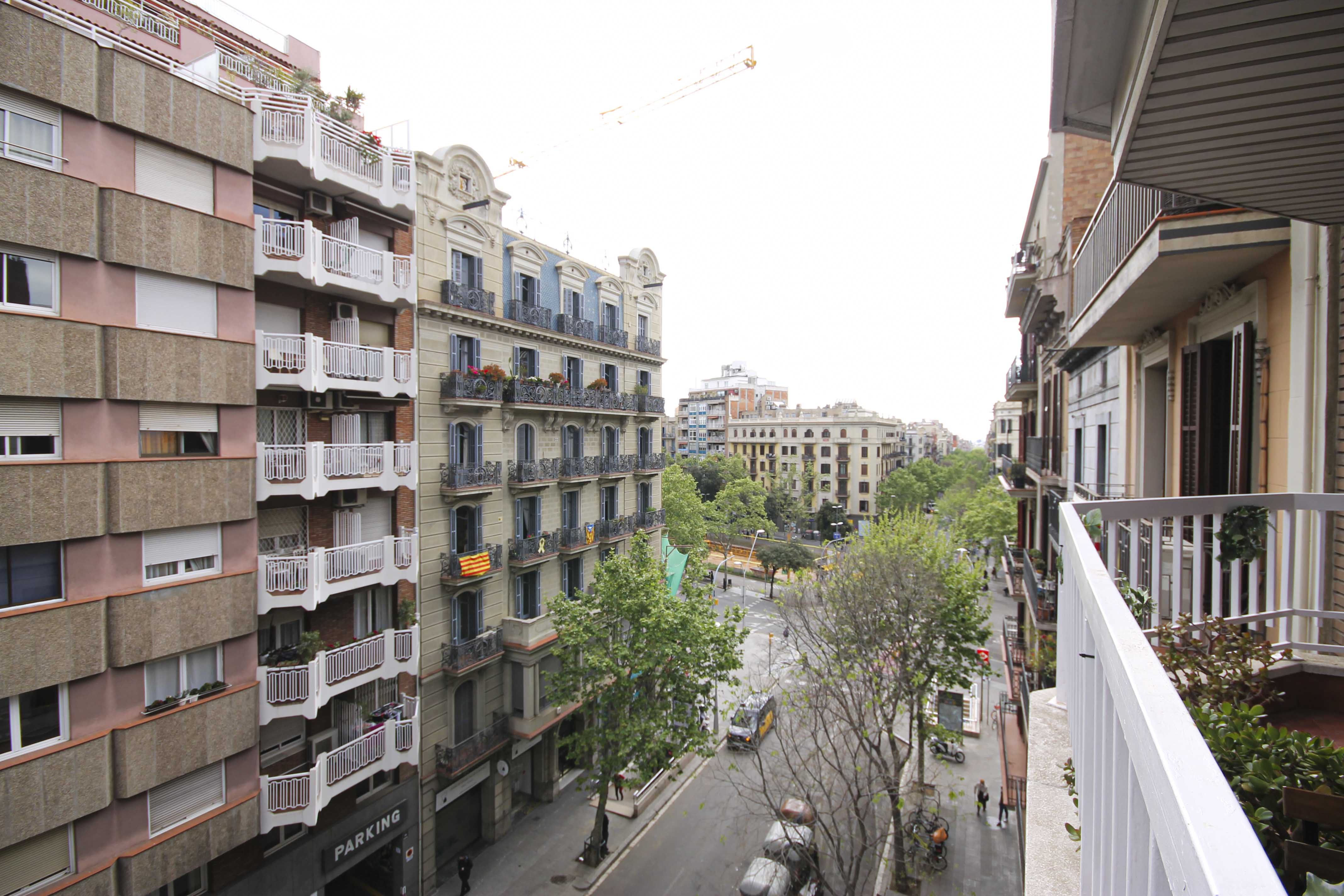 R0251 - Girona 151 — coliving in Barcelona