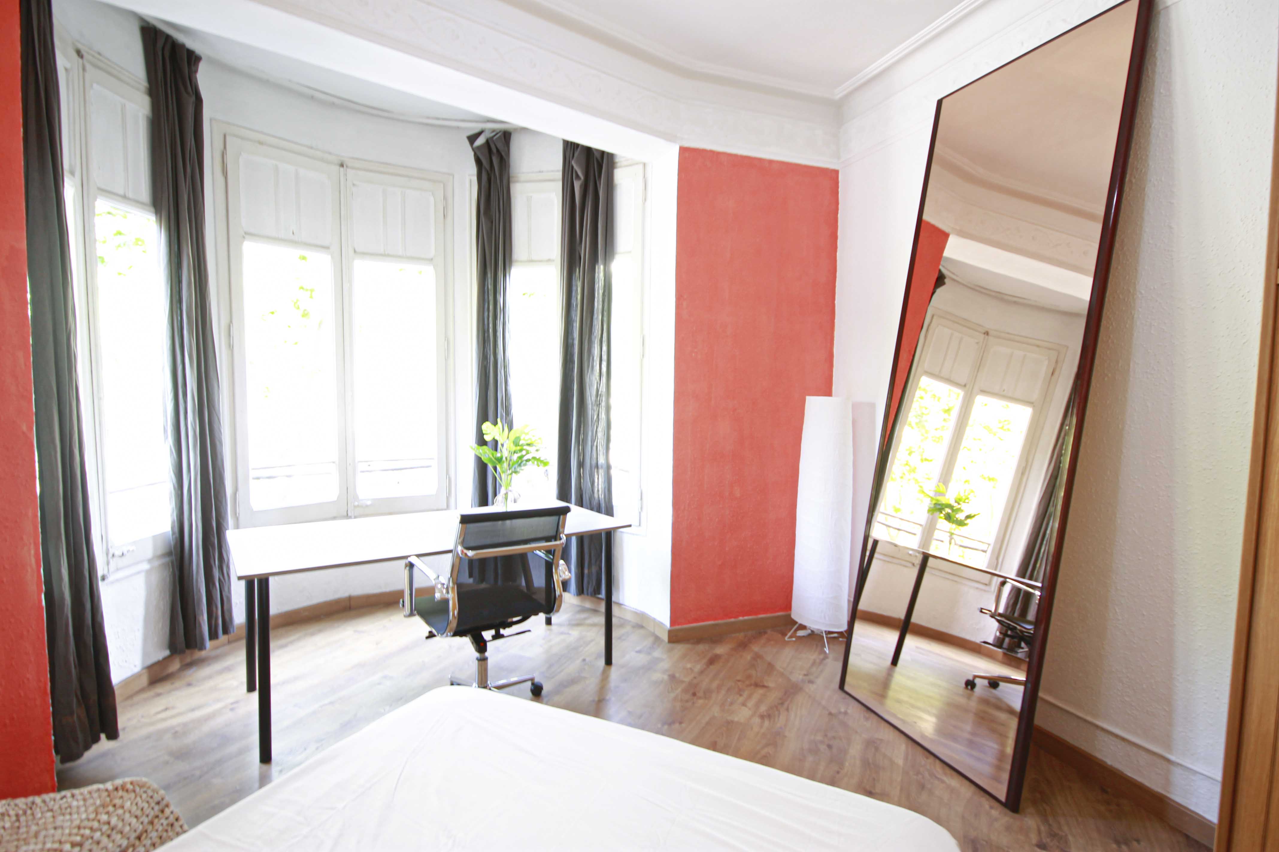 PRIVATE room photo 2