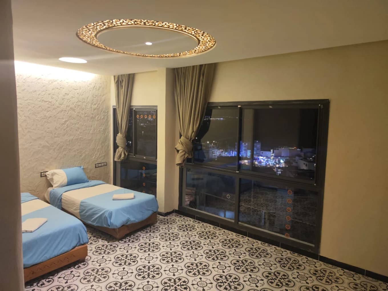 PRIVATE room photo 1