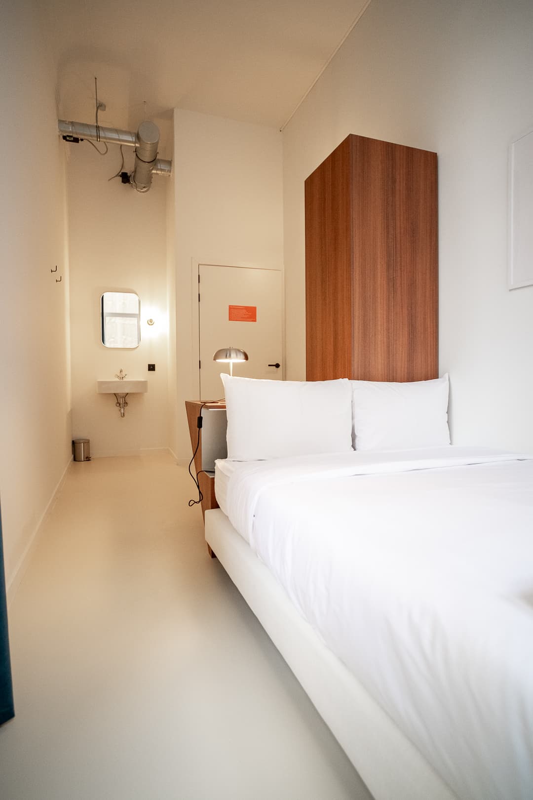 PRIVATE room photo 2