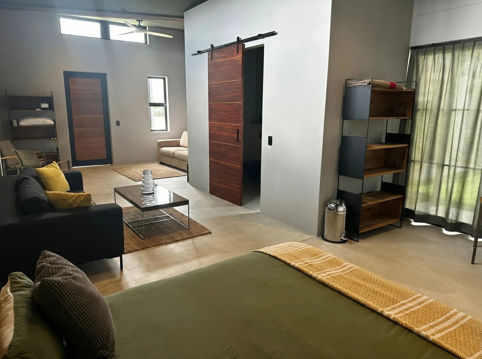 PRIVATE room photo 2