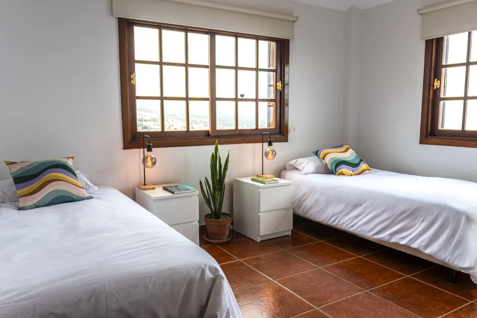 SHARED room photo 3