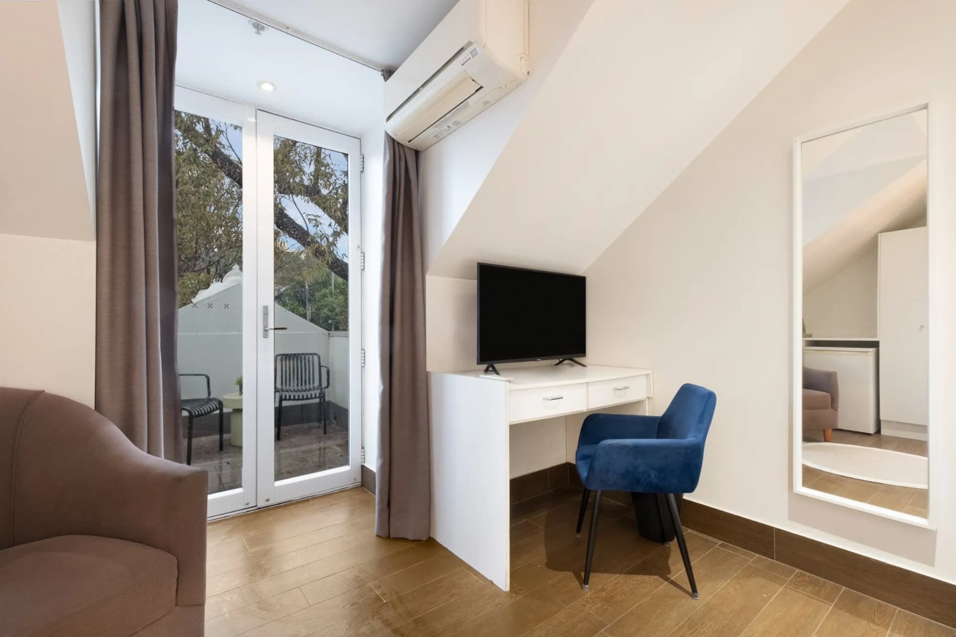 PRIVATE room photo 6