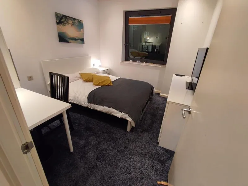 PRIVATE room photo 2