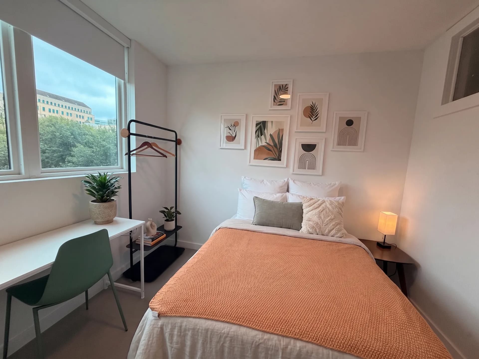 PRIVATE room photo 2