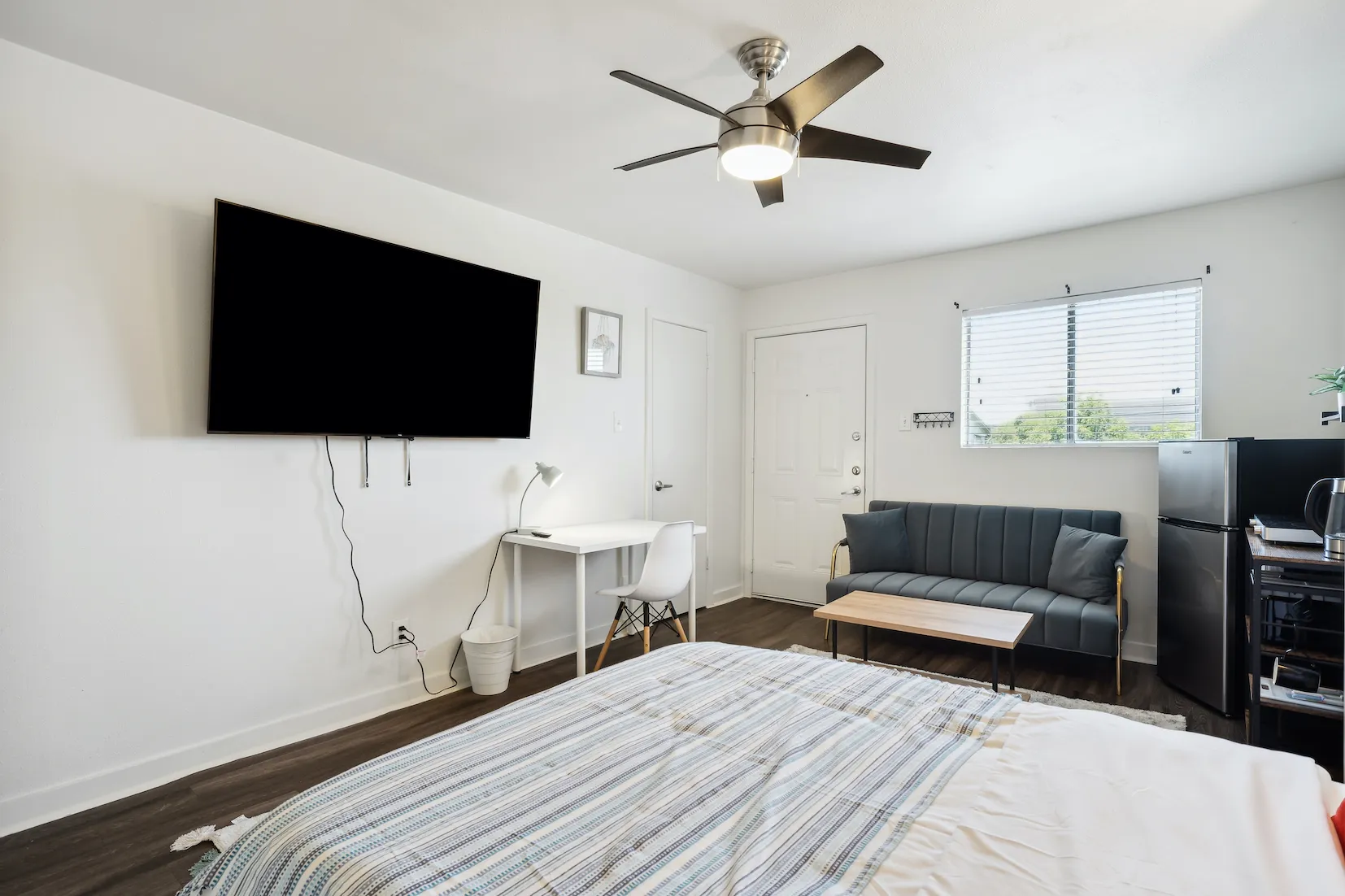 PRIVATE room photo 2