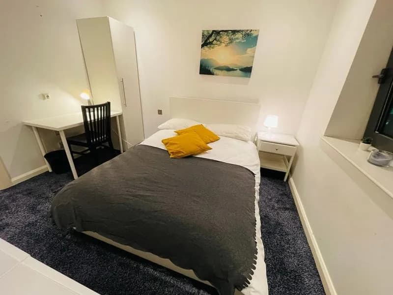 PRIVATE room photo 1