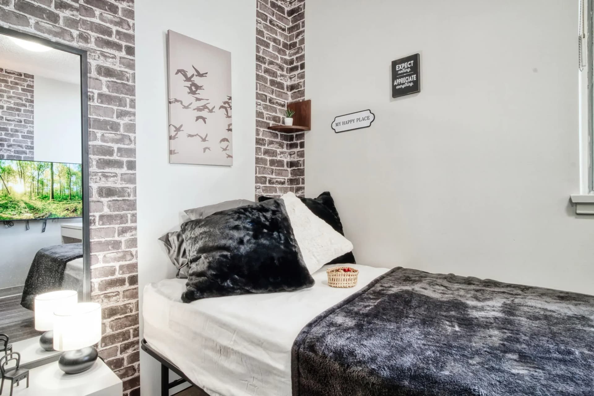 PRIVATE room photo 1