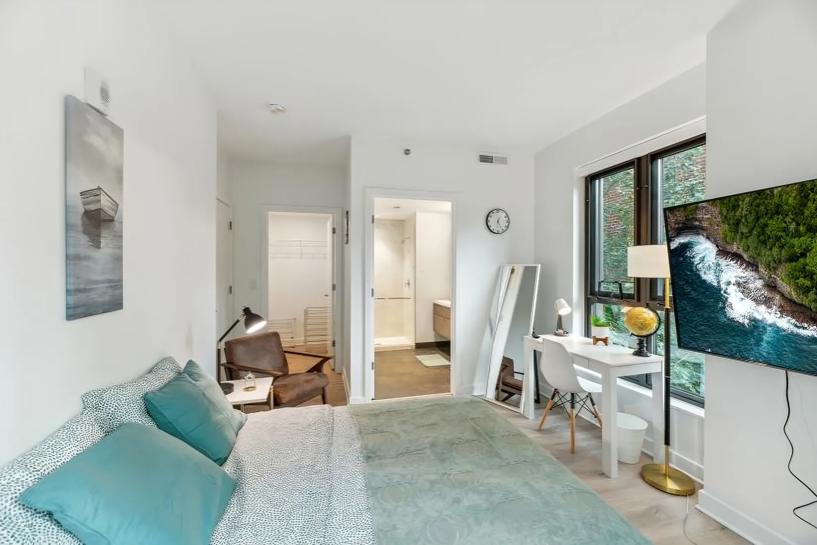 PRIVATE room photo 2