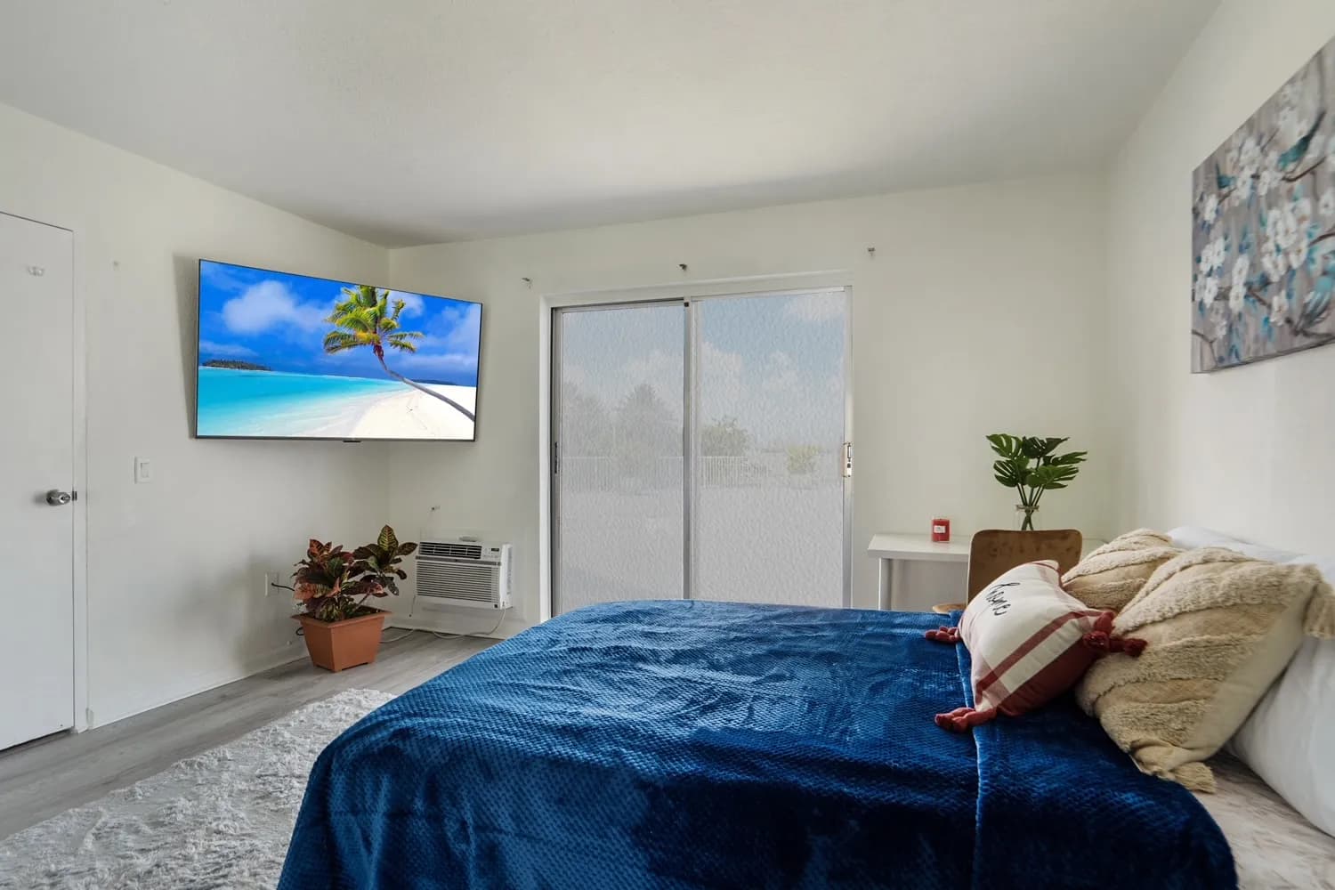 PRIVATE room photo 2