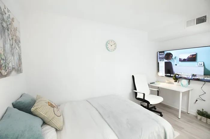 PRIVATE room photo 2