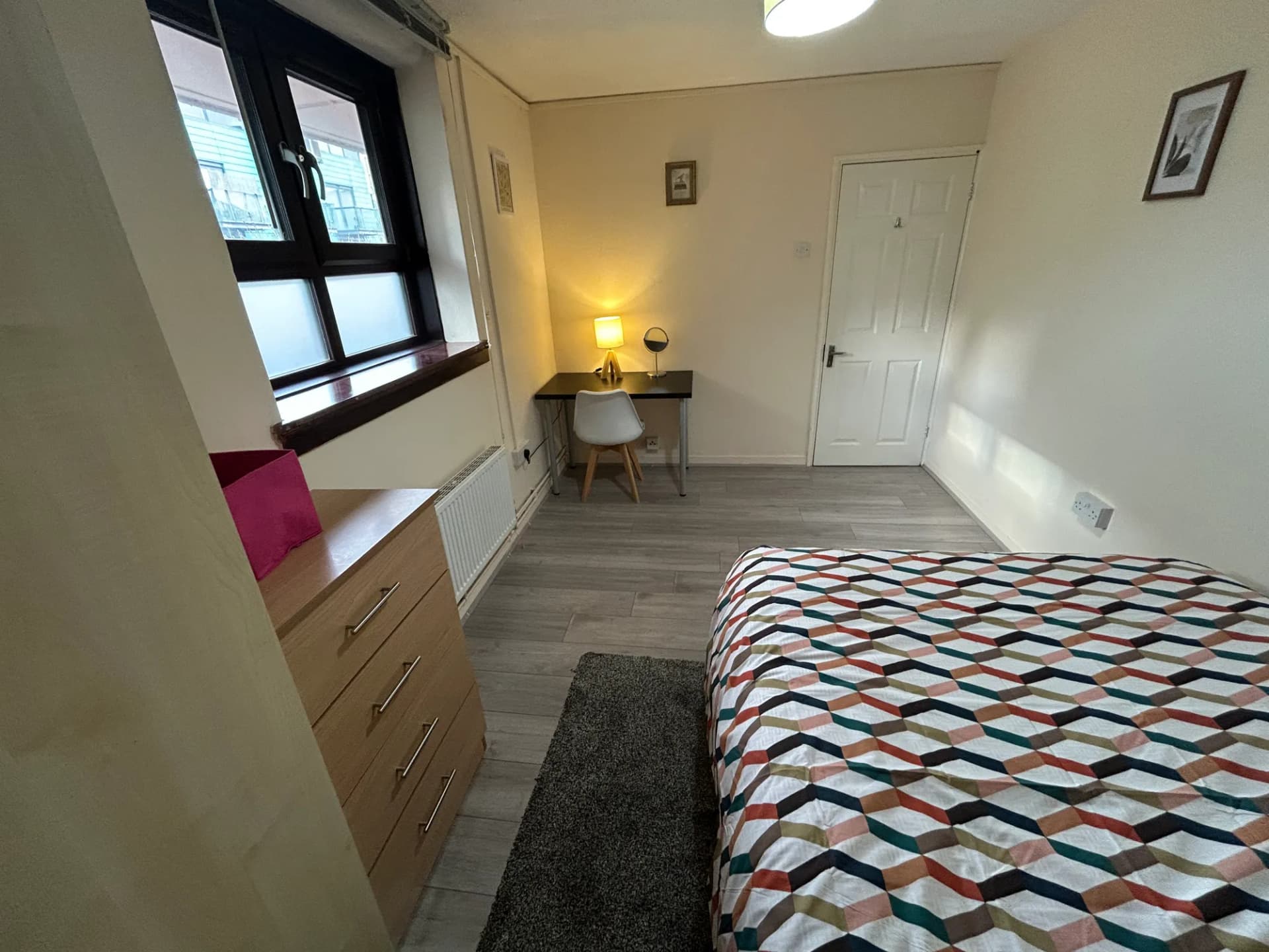 PRIVATE room photo 1