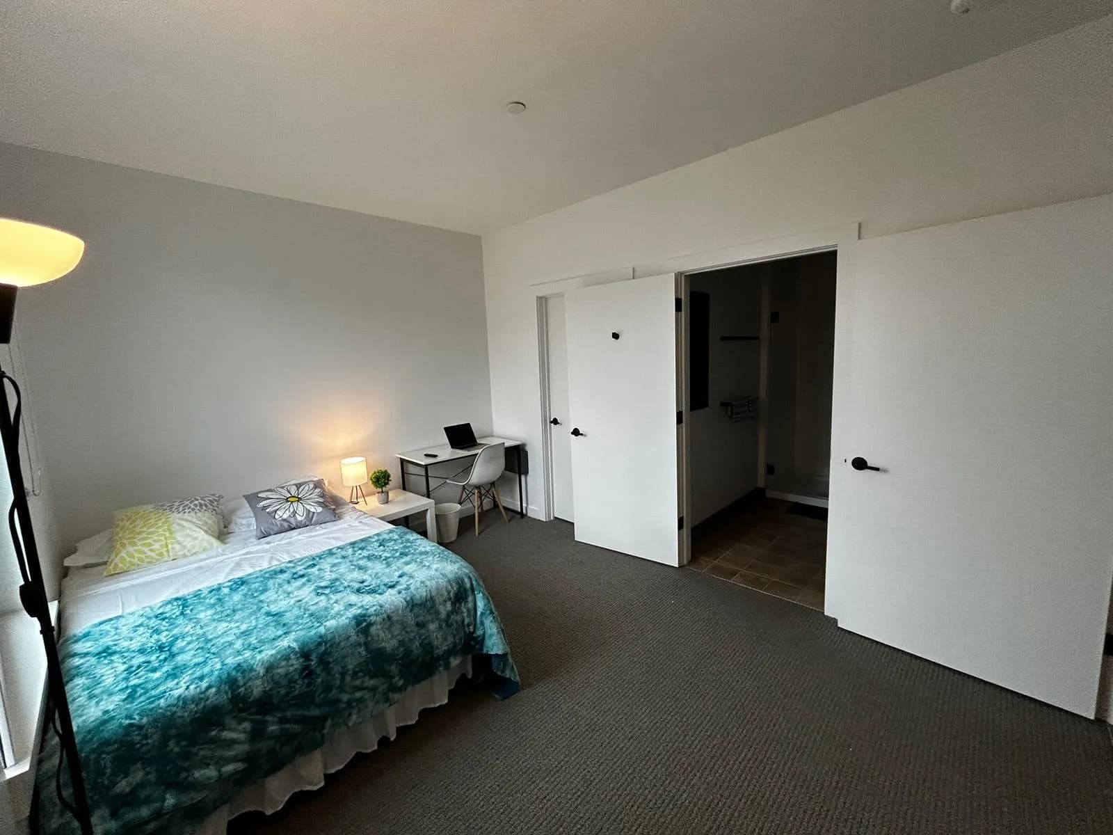 PRIVATE room photo 1