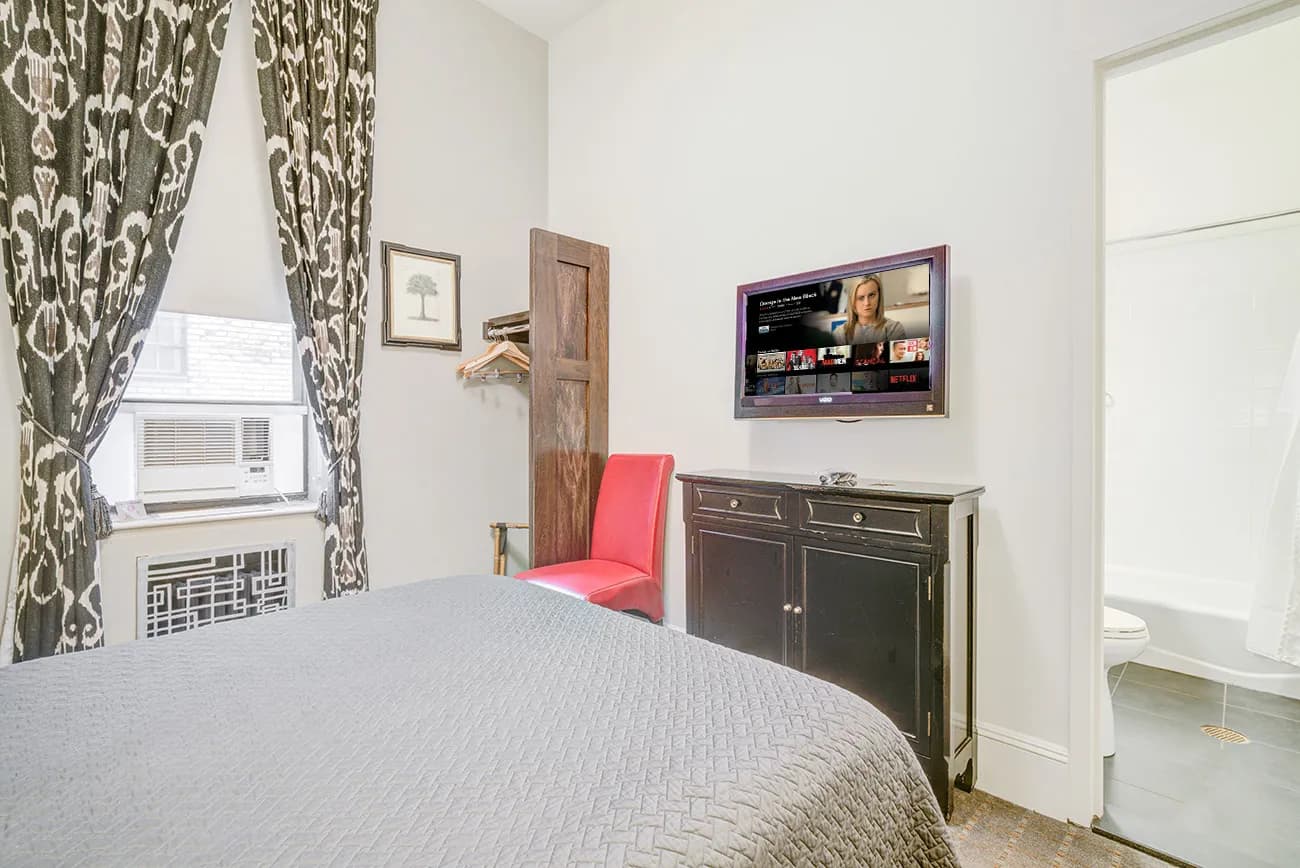 PRIVATE room photo 2
