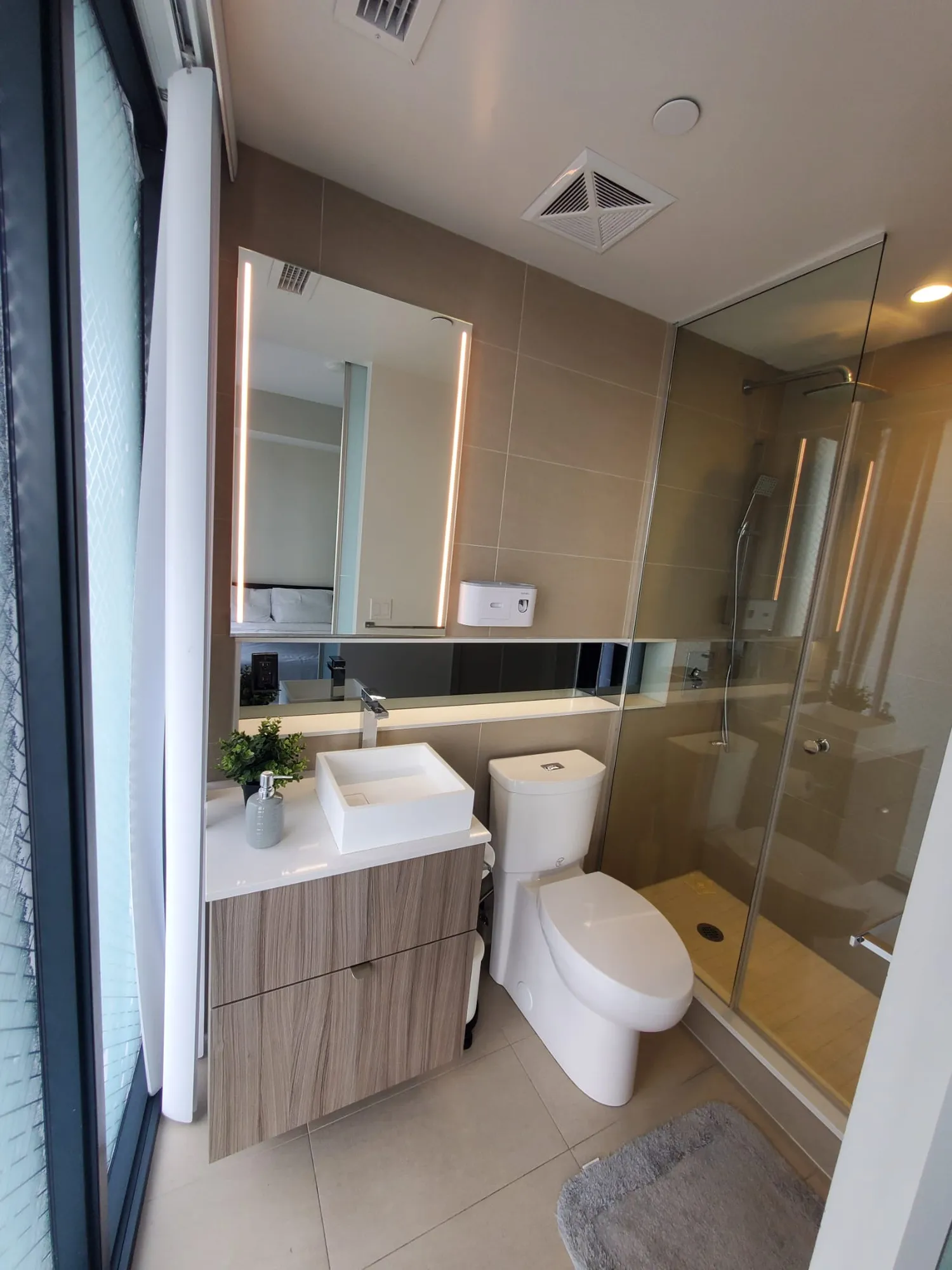 PRIVATE room photo 2