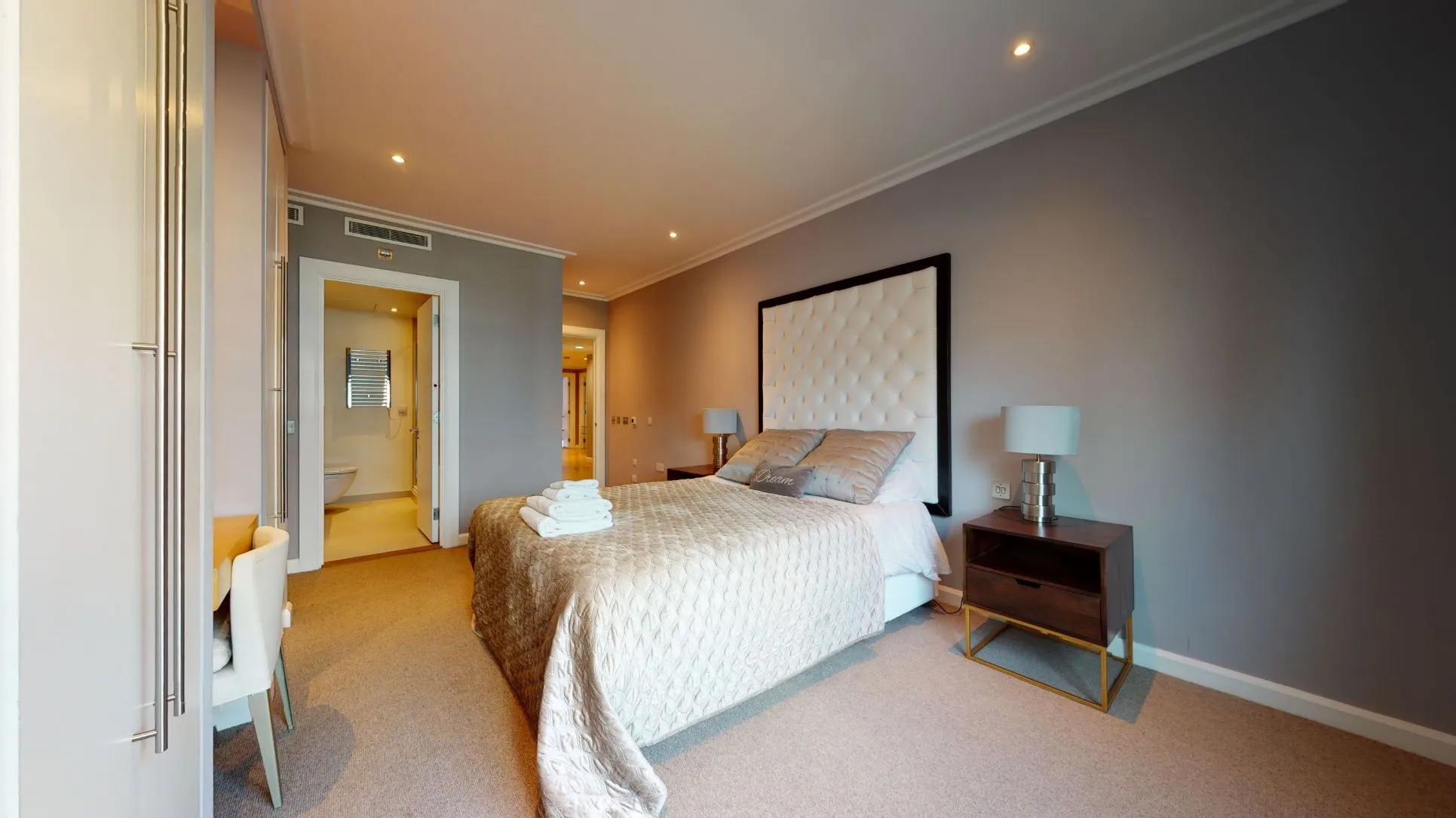 PRIVATE room photo 2